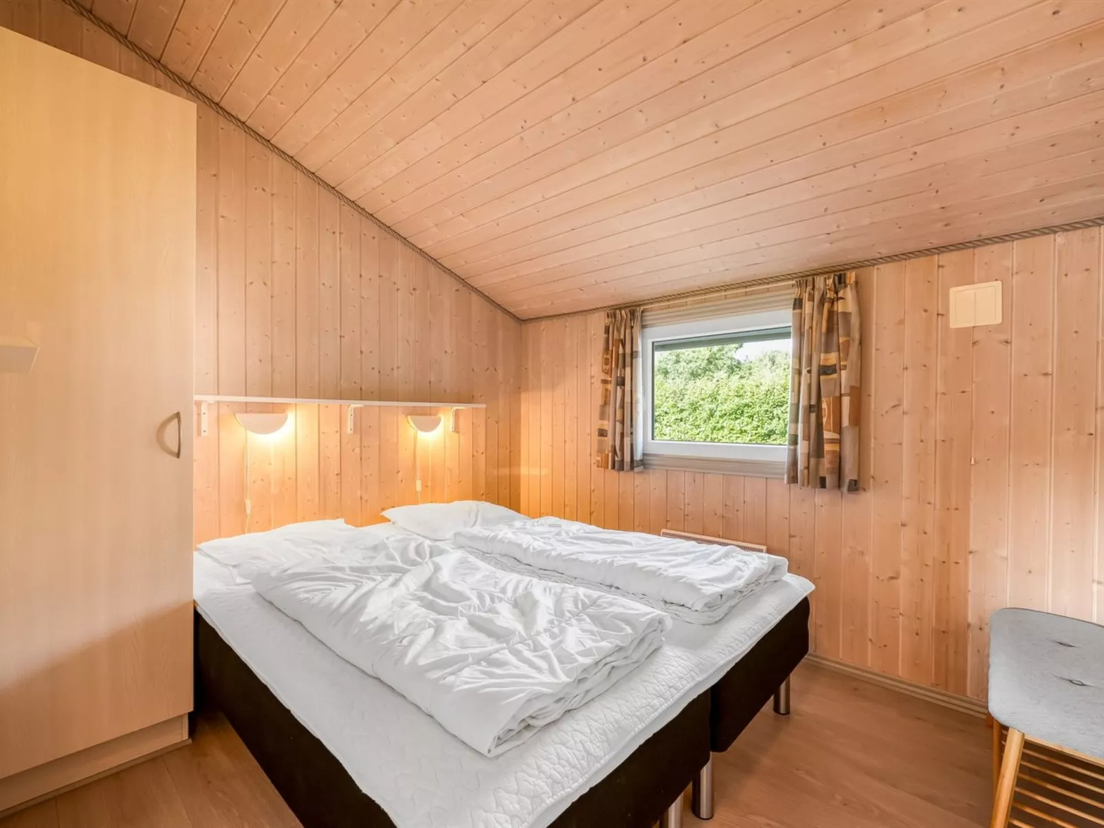 "Robertha" - 800m to the fjord-Binnen