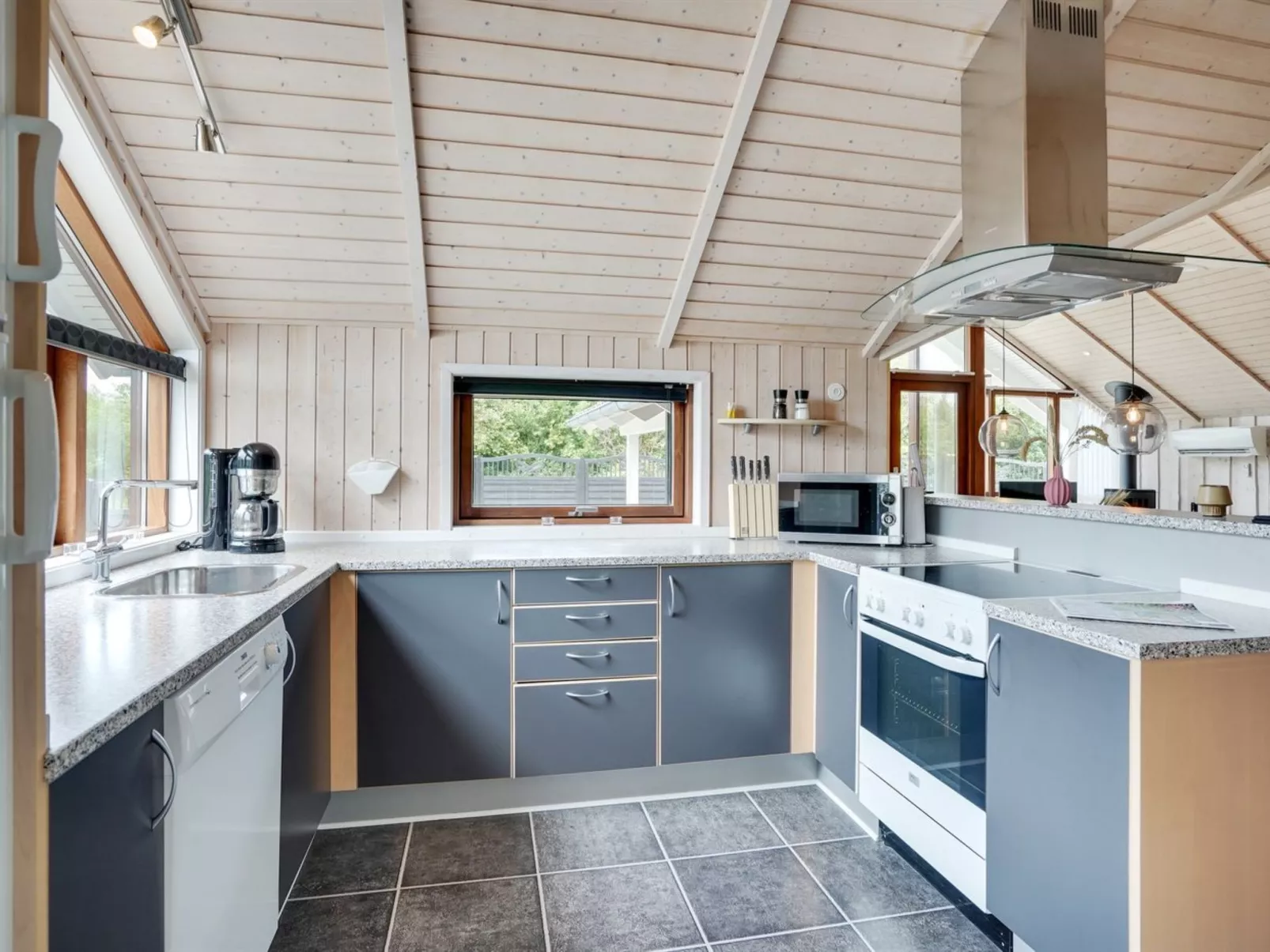 "Chermeine" - 1.2km to the fjord-Binnen