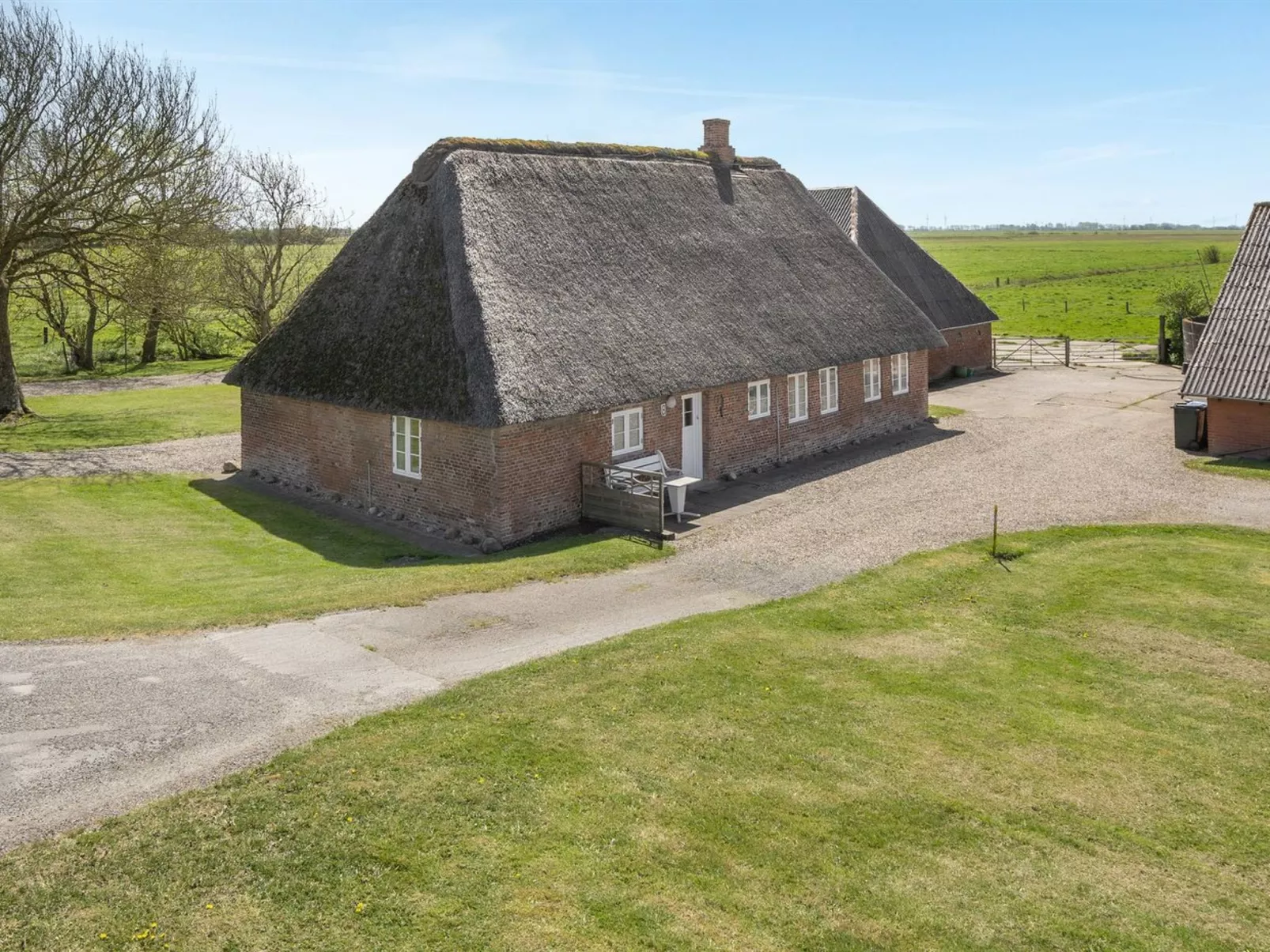 "Inda" - 10km from the sea-Buiten