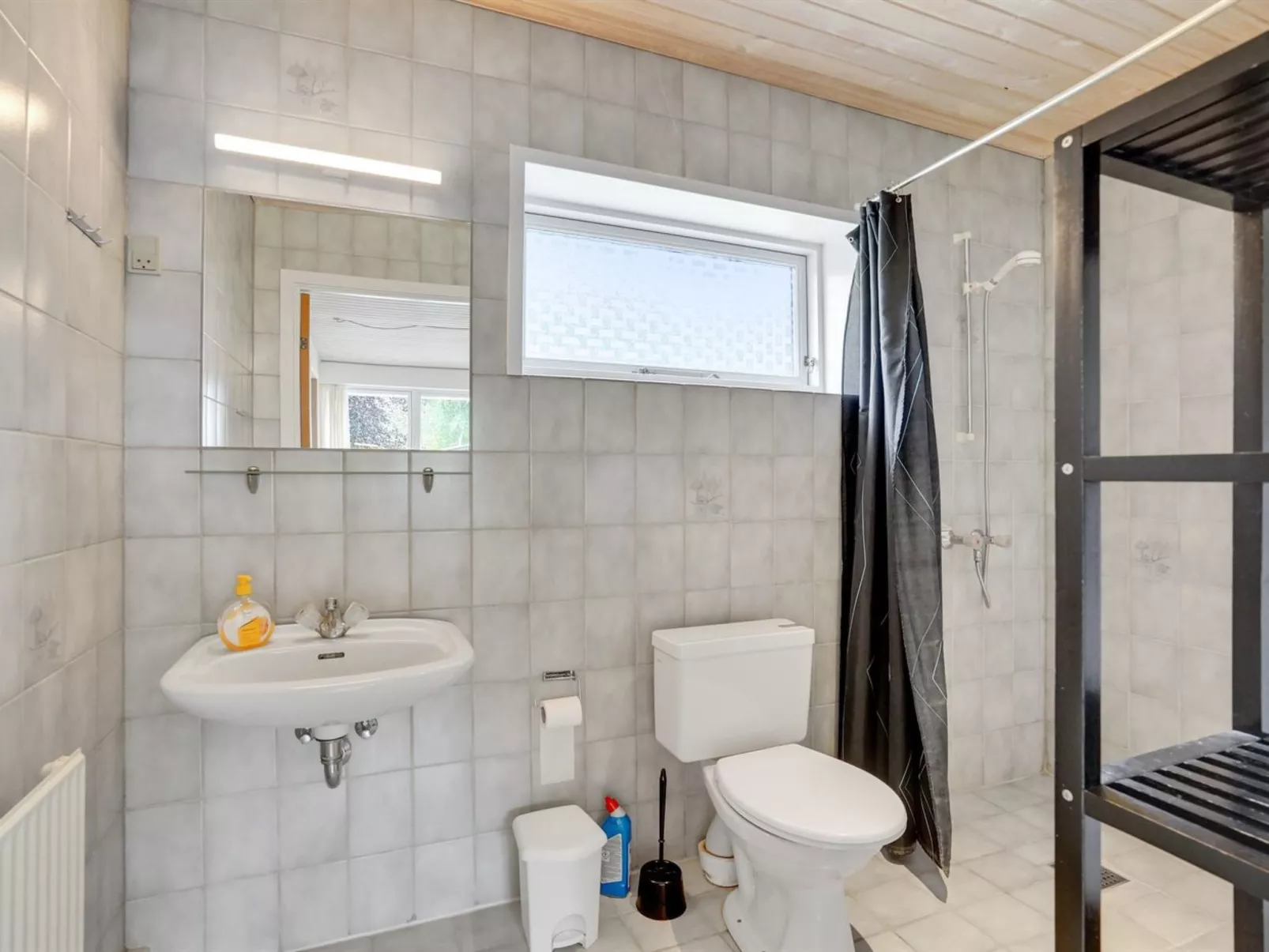 "Arne" - 20km from the sea-Binnen