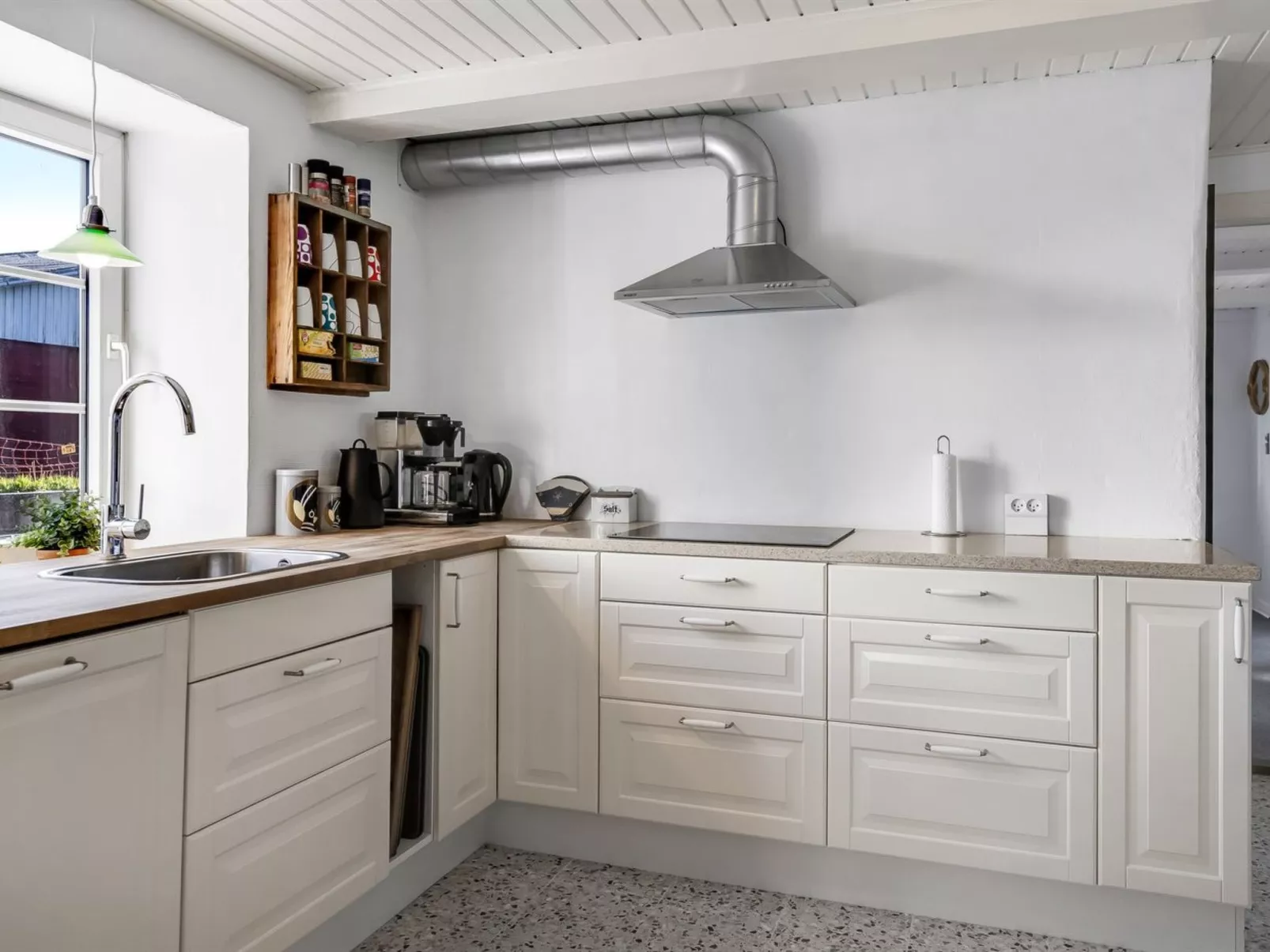 "Elma" - 24km from the sea-Binnen