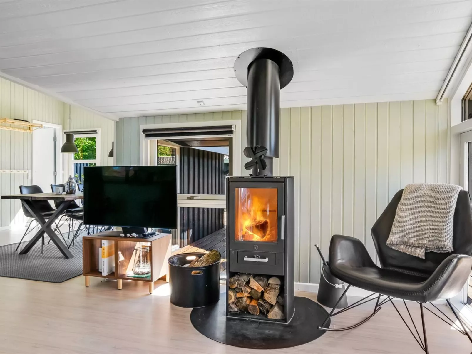 "Bryti" - 500m from the sea-Binnen