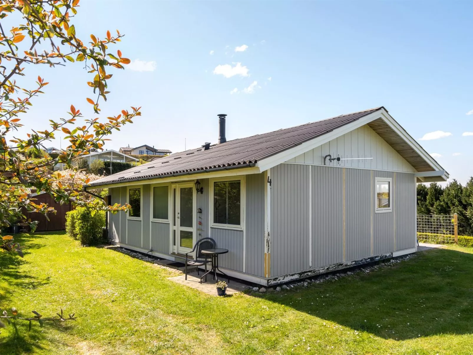 "Vasilij" - 300m to the fjord-Buiten