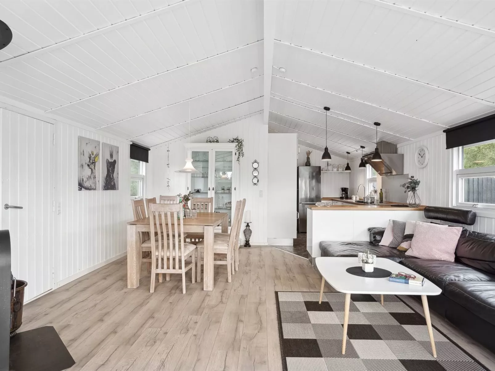 "Sylvi" - 750m from the sea-Binnen