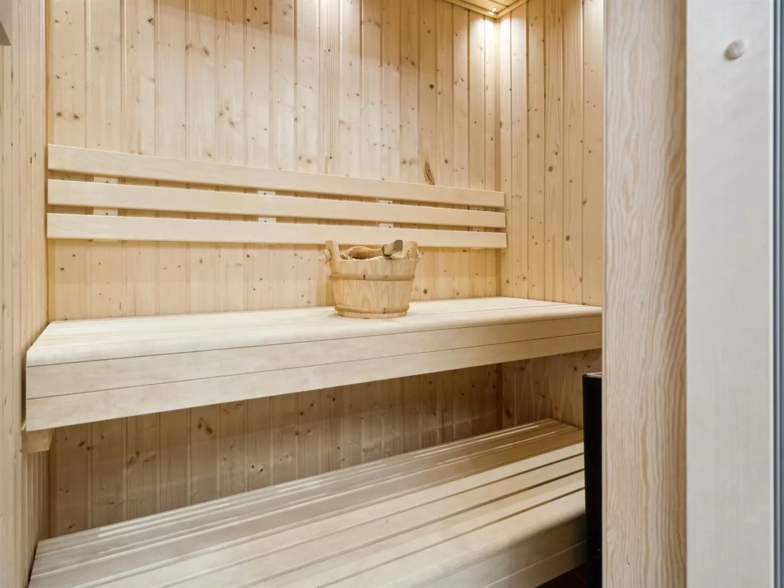 "Iarund" - 600m from the sea-Binnen