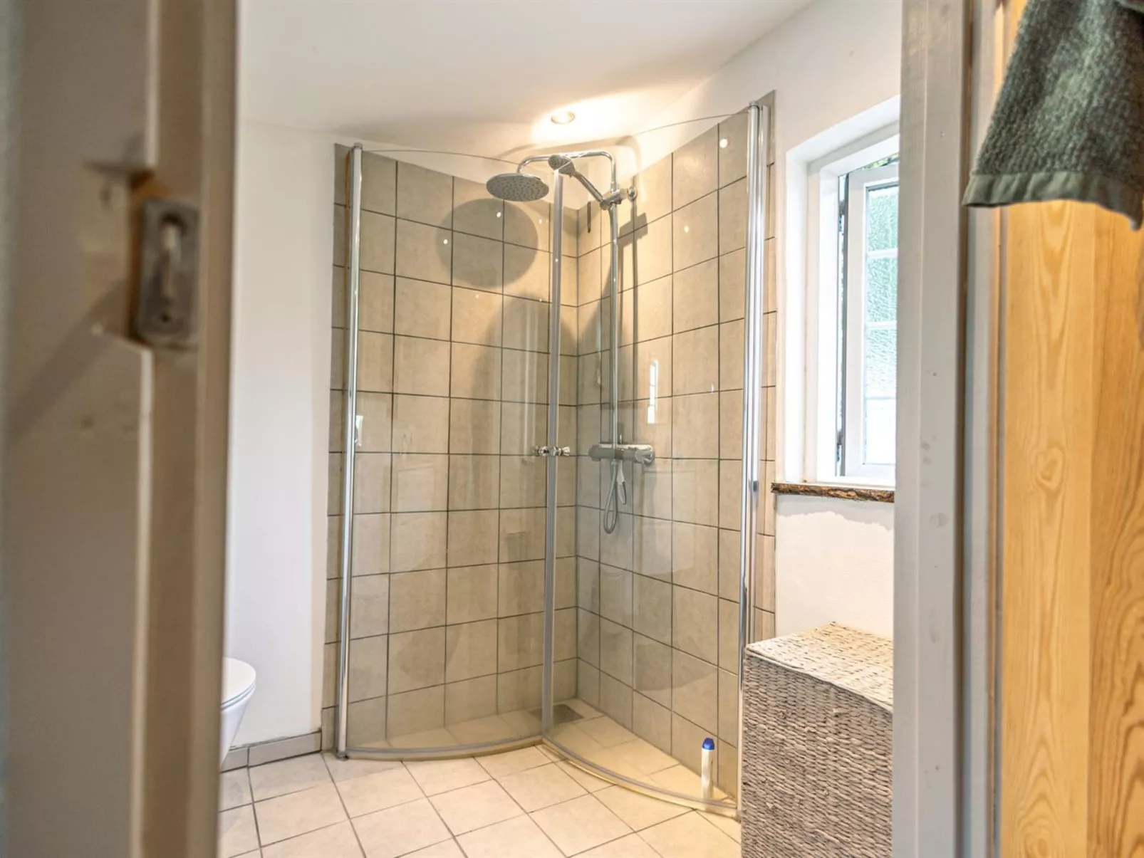 "Arnora" - 48km from the sea-Binnen