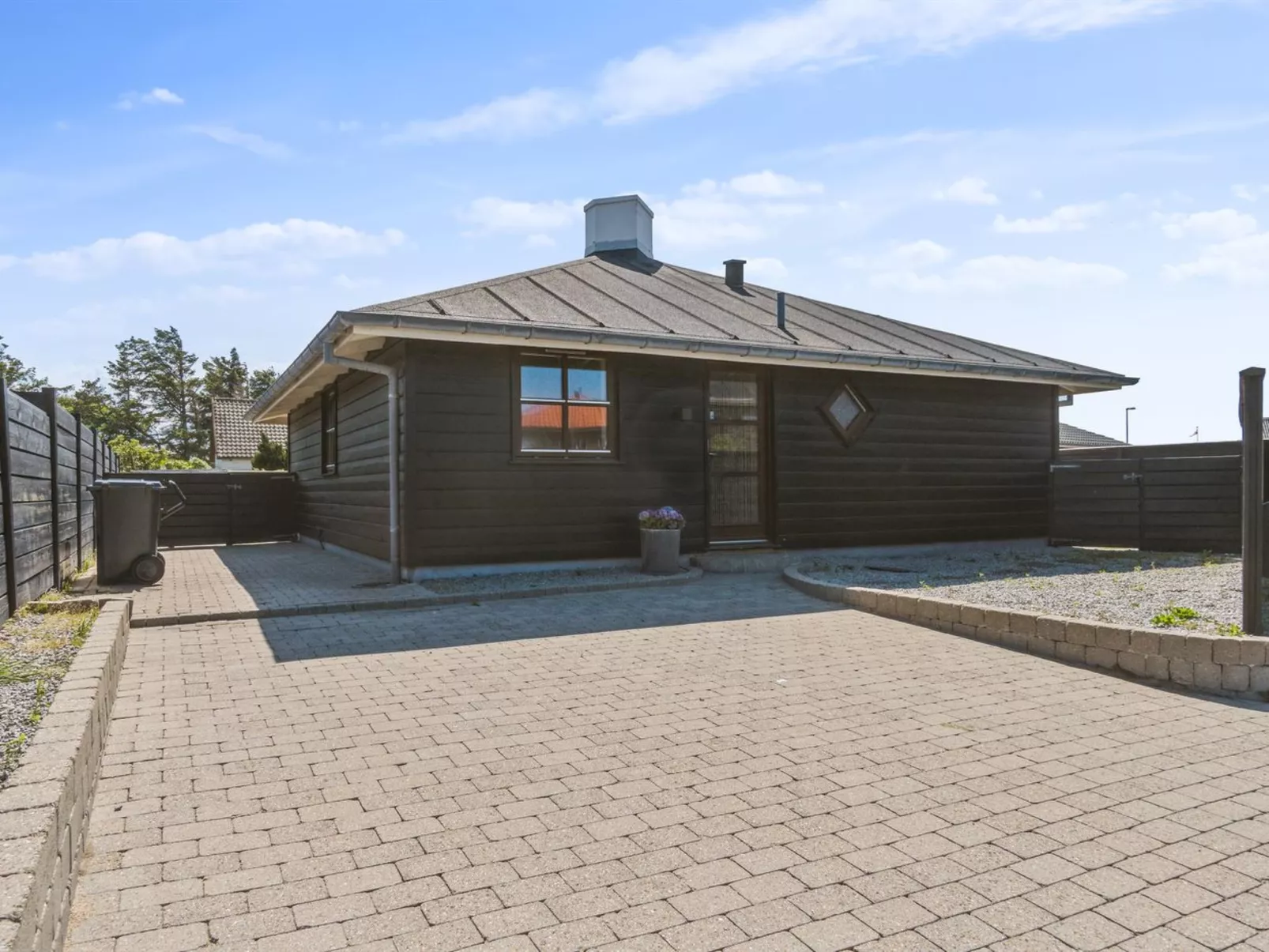 "Fridgerd" - 250m from the sea-Buiten