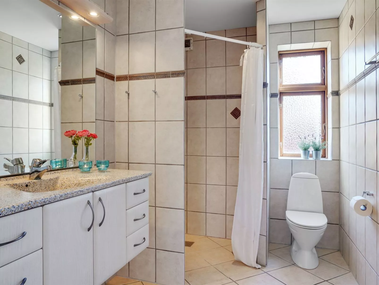 "Iarund" - 500m to the fjord-Binnen