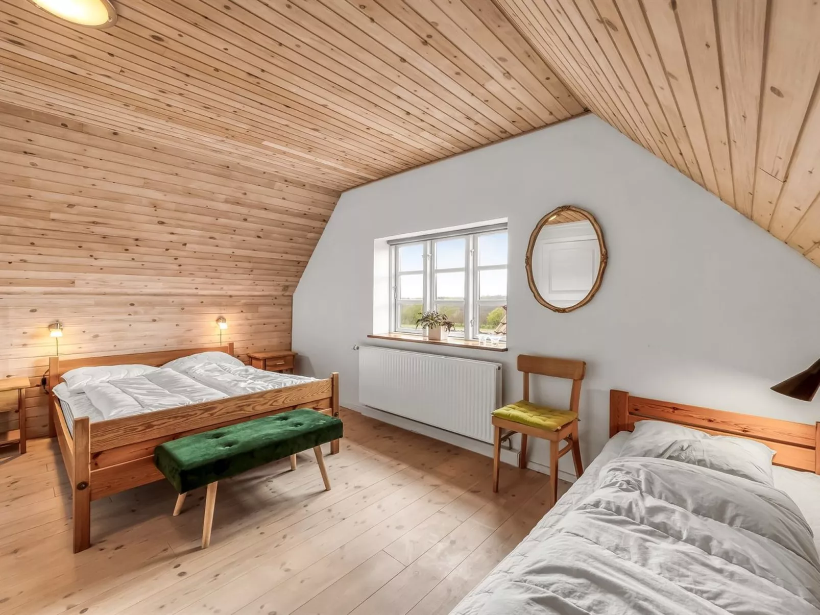 "Soria" - 600m to the fjord-Binnen