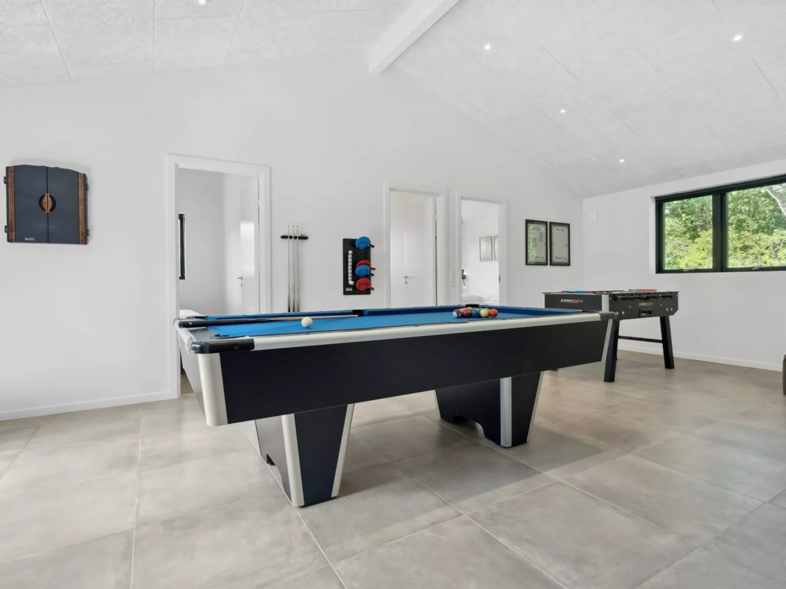 "Robert" - 30km from the sea-Binnen