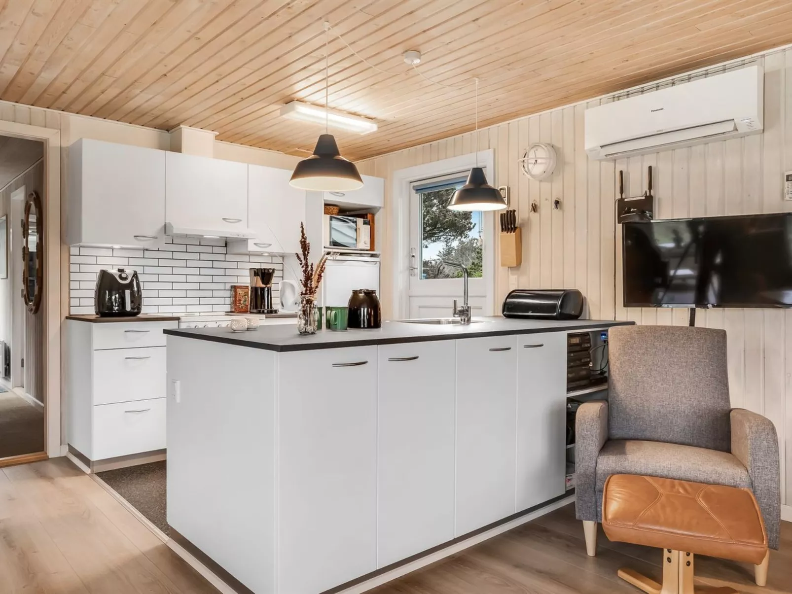 "Conny" - 350m from the sea-Binnen