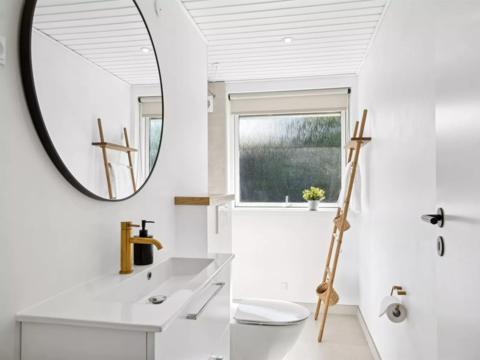 "Asta" - 1km from the sea-Binnen