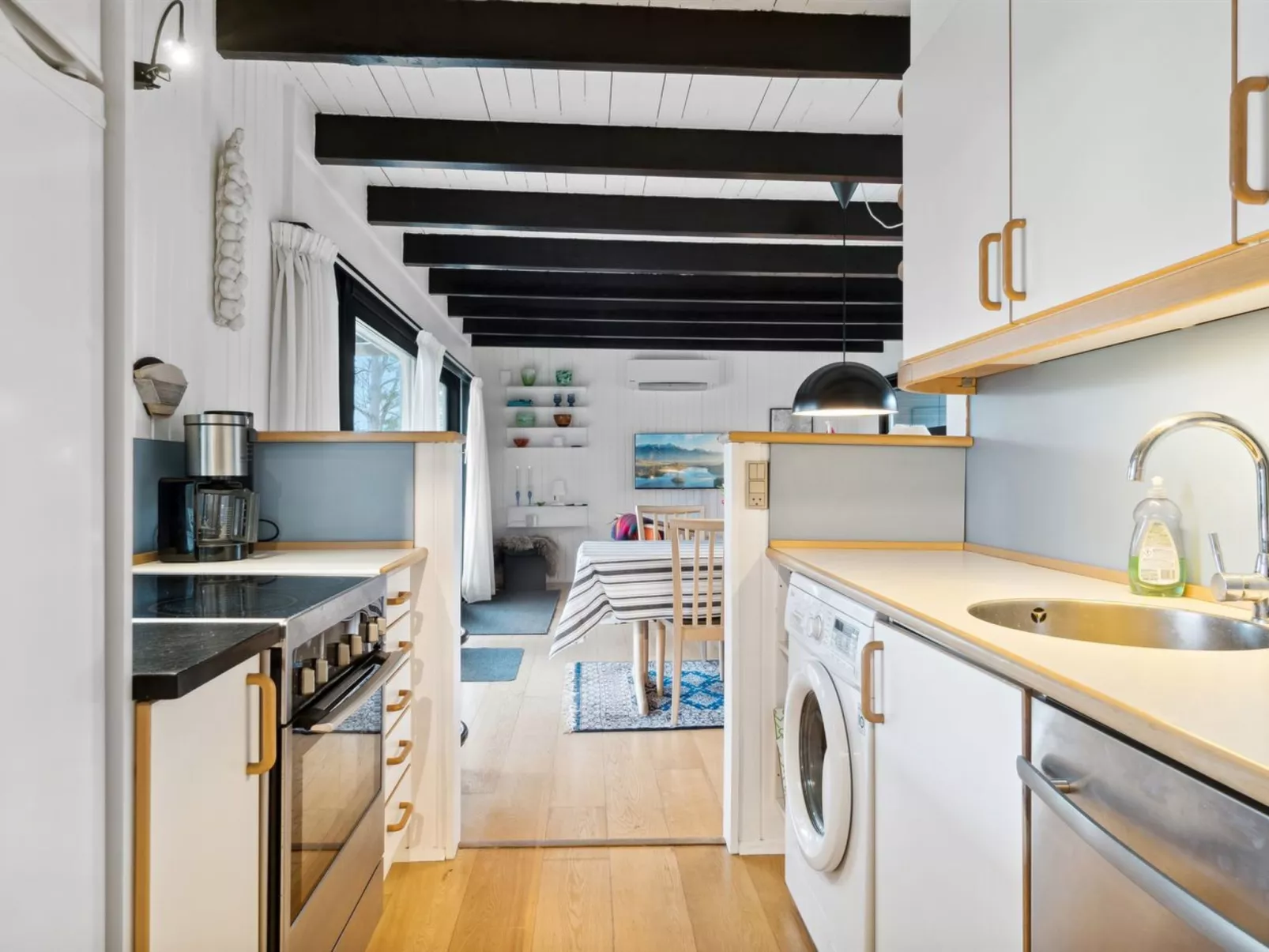 "Anthonette" - 900m from the sea-Binnen