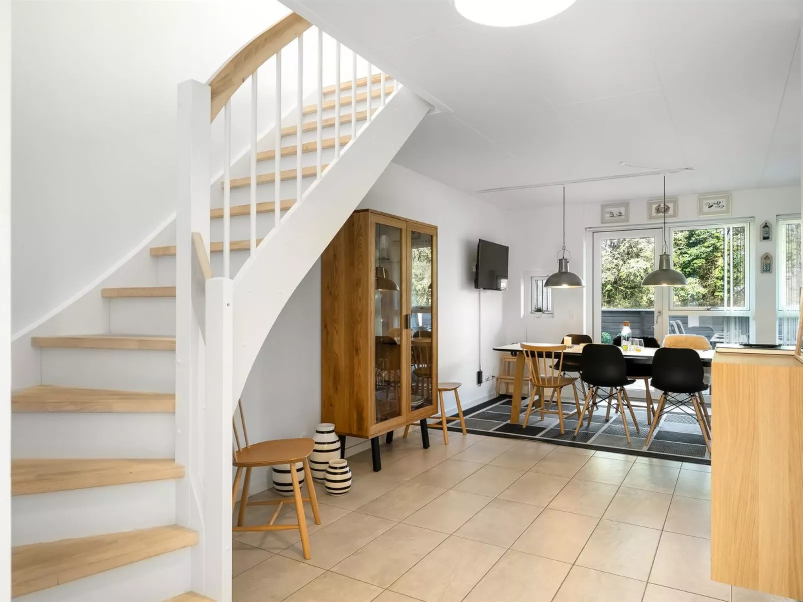 "Flugha" - 600m from the sea-Binnen