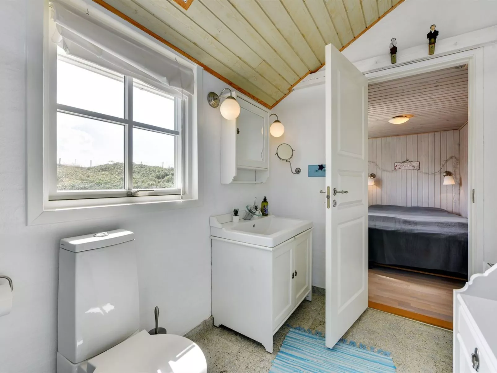 "Heilo" -  from the sea-Binnen