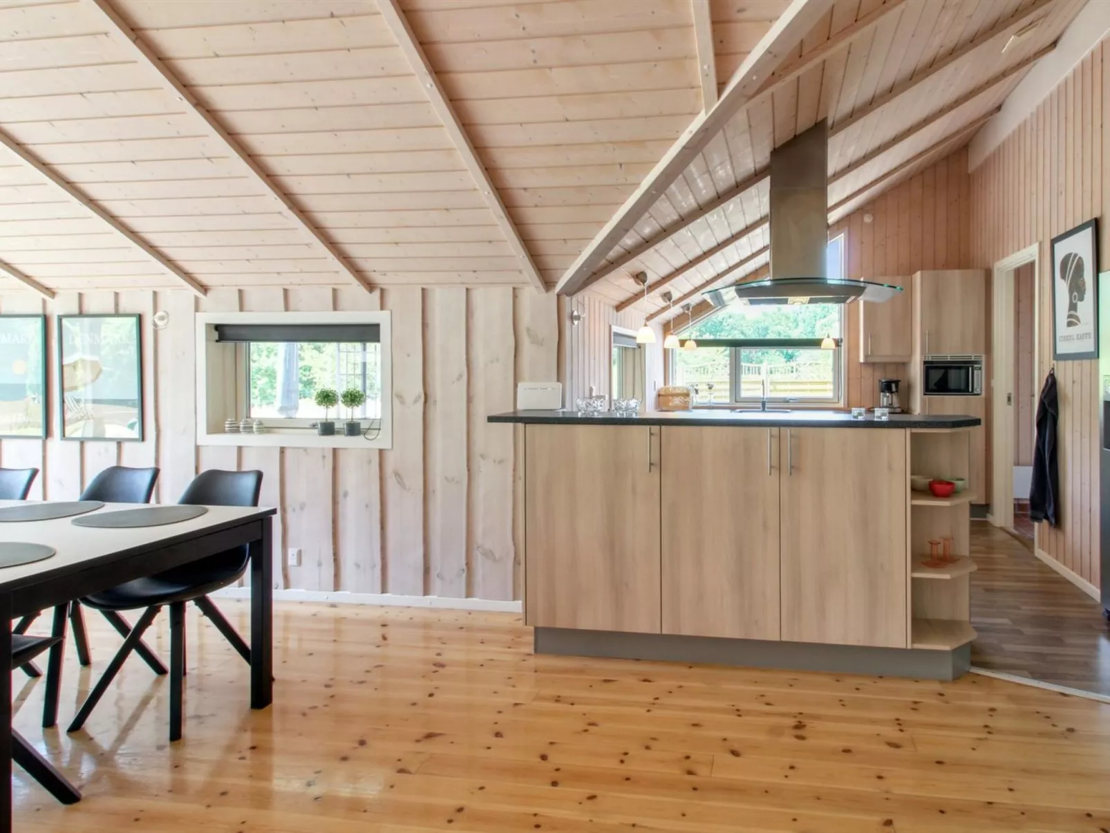 "Sanna" - 30km from the sea-Binnen