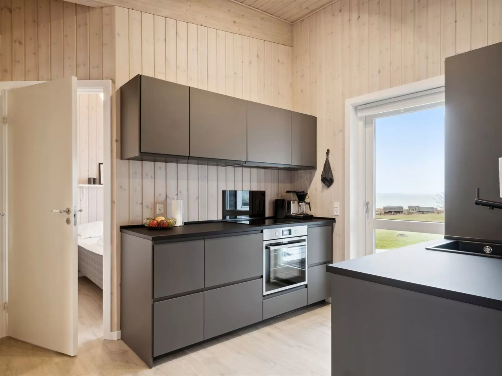 "Halvor" - 275m from the sea-Binnen