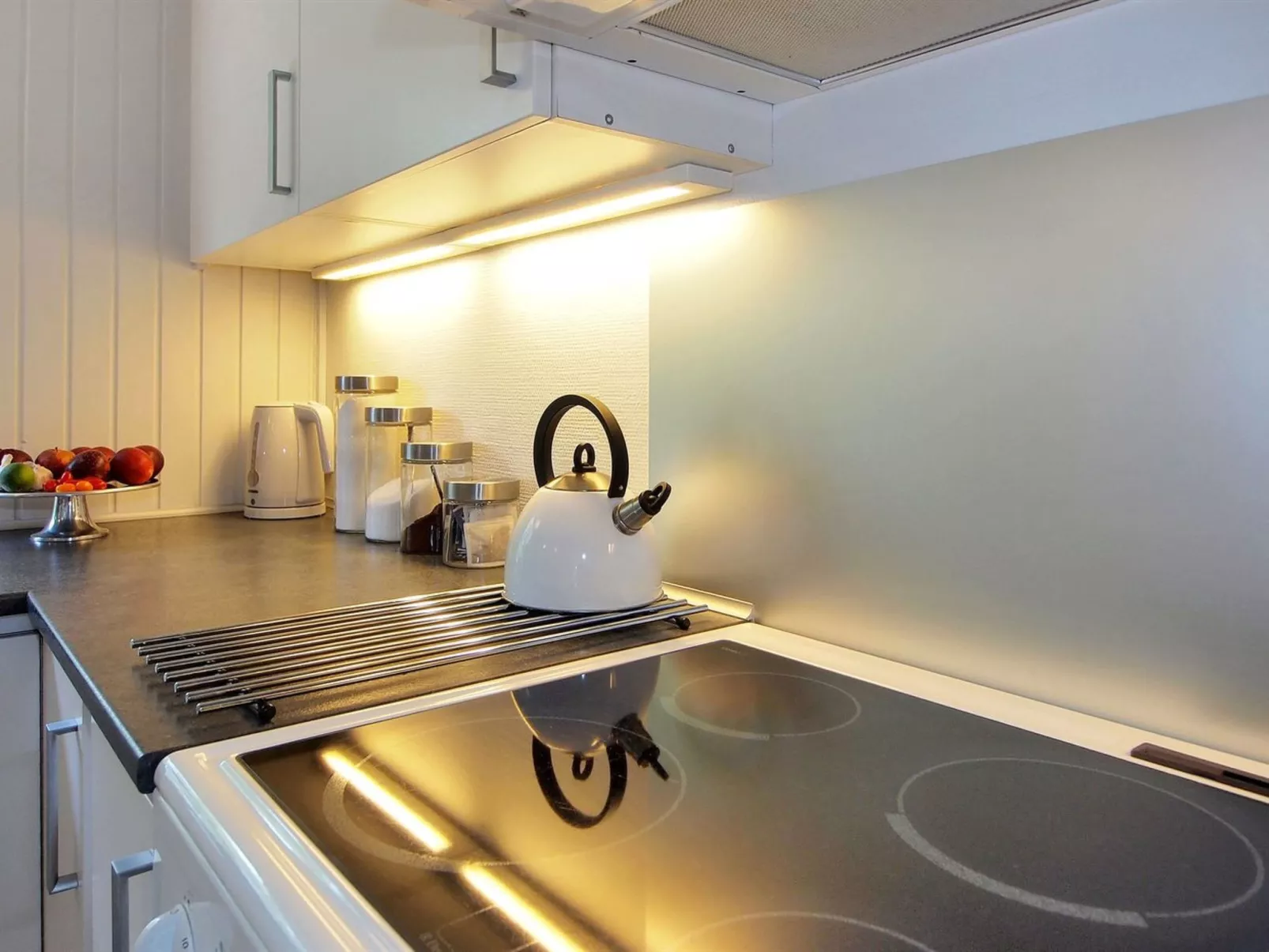 "Kadir" - 500m from the sea-Binnen