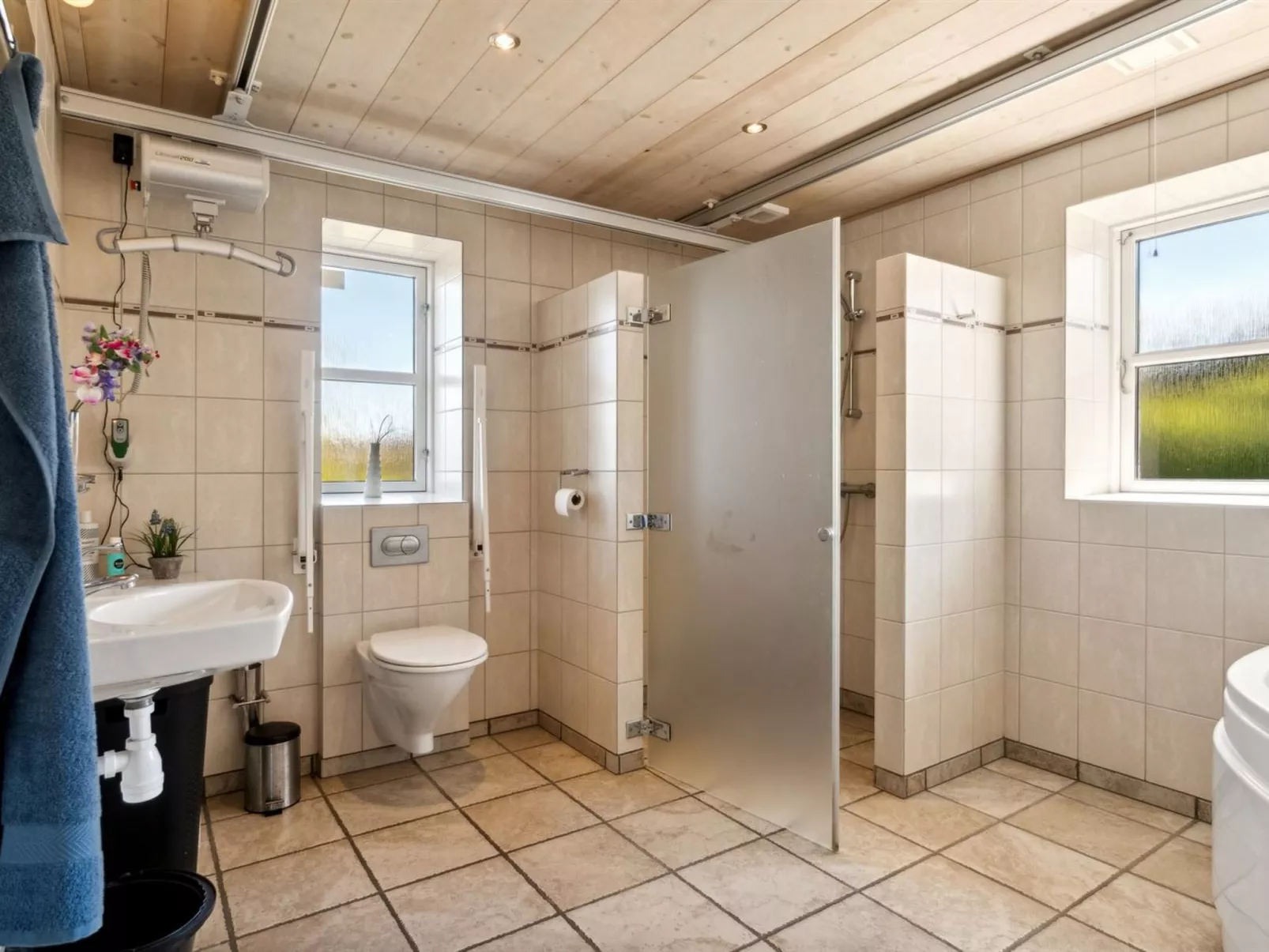 "Hjalmar" - 400m from the sea-Binnen