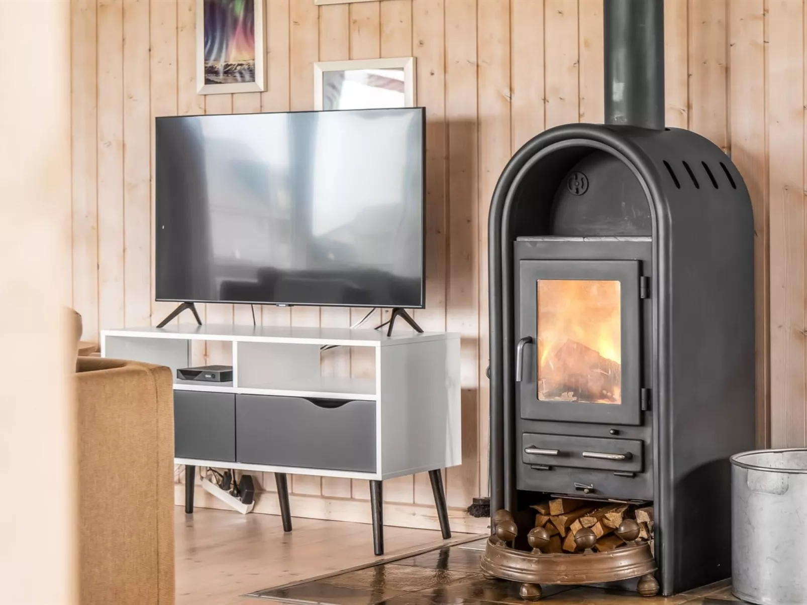 "Hughe" - 200m from the sea-Binnen