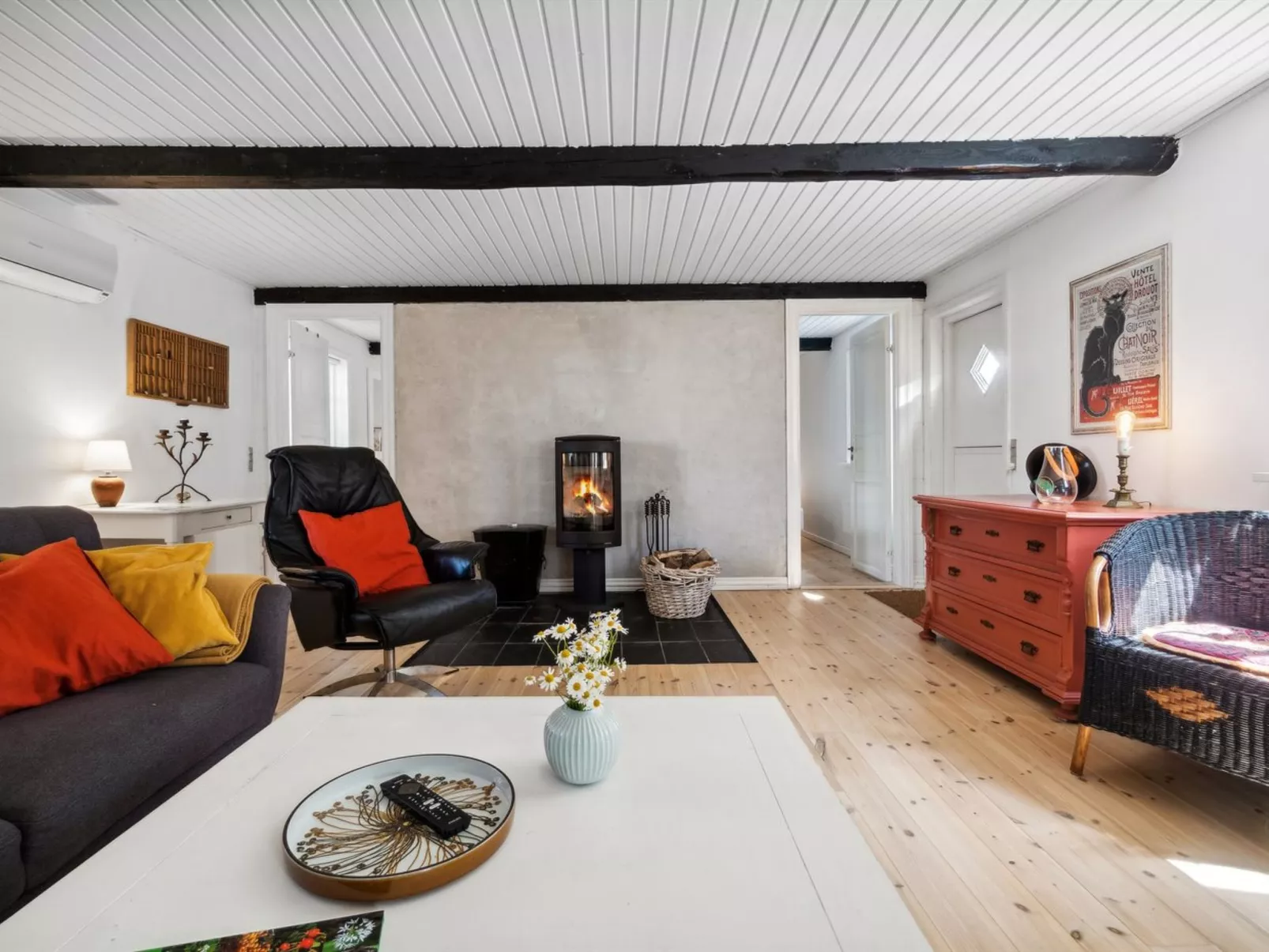 "Héléne" - 2.4km from the sea-Binnen