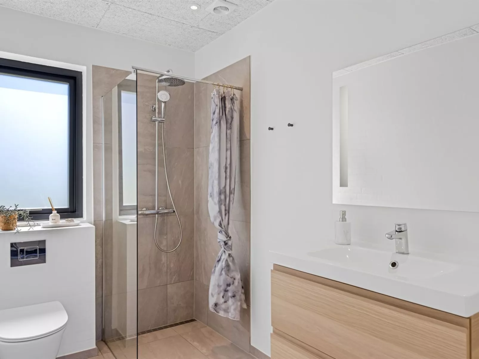 "Syni" - 450m from the sea-Binnen