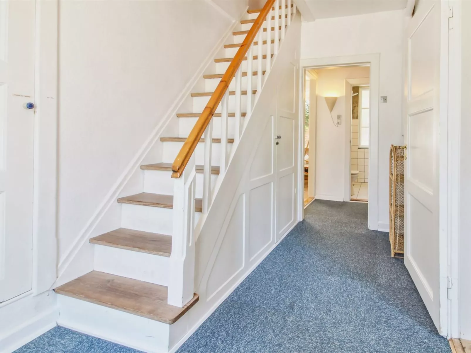 "Kiri" - 24km from the sea-Binnen