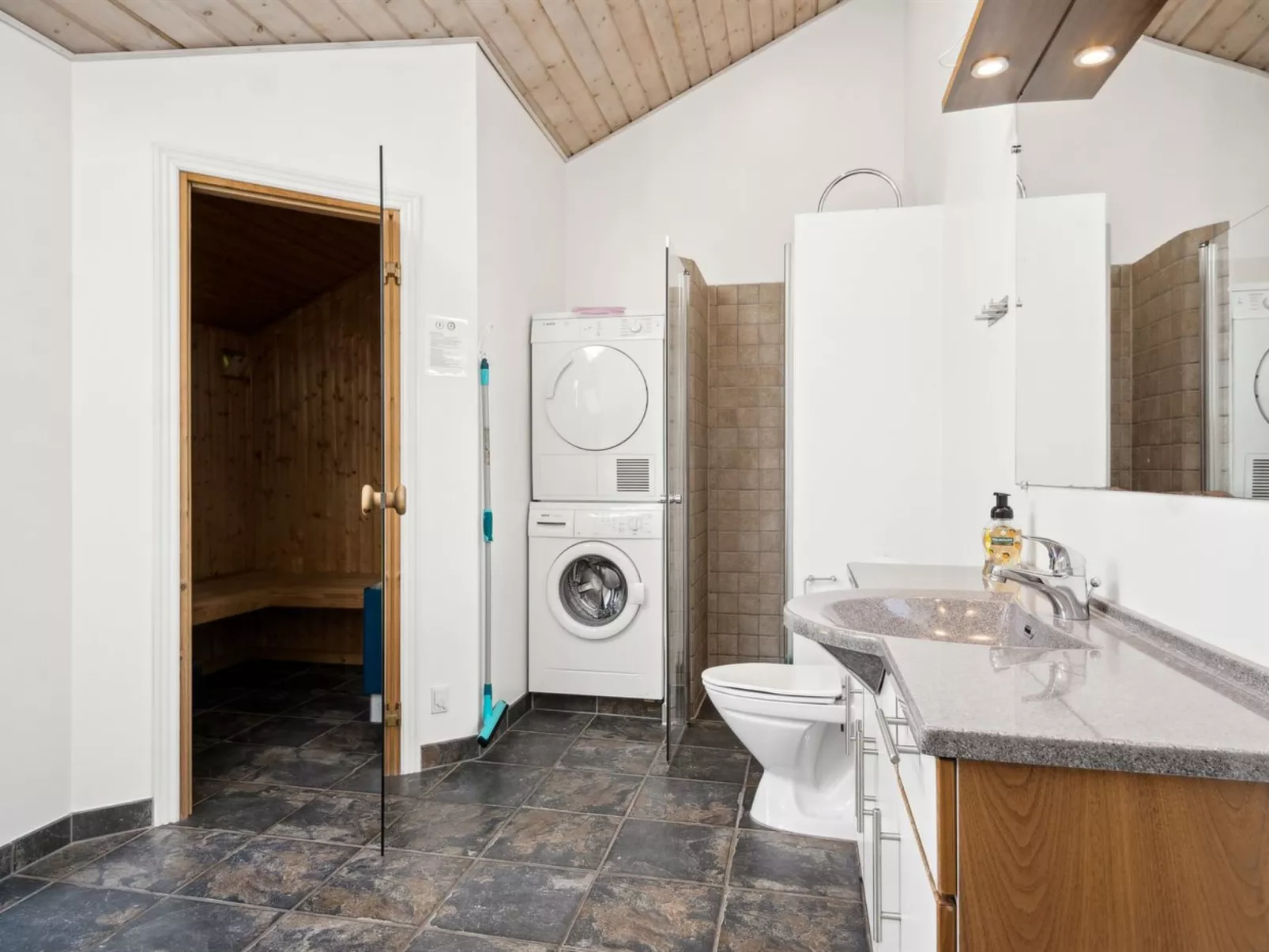 "Gunva" - 30km from the sea-Binnen