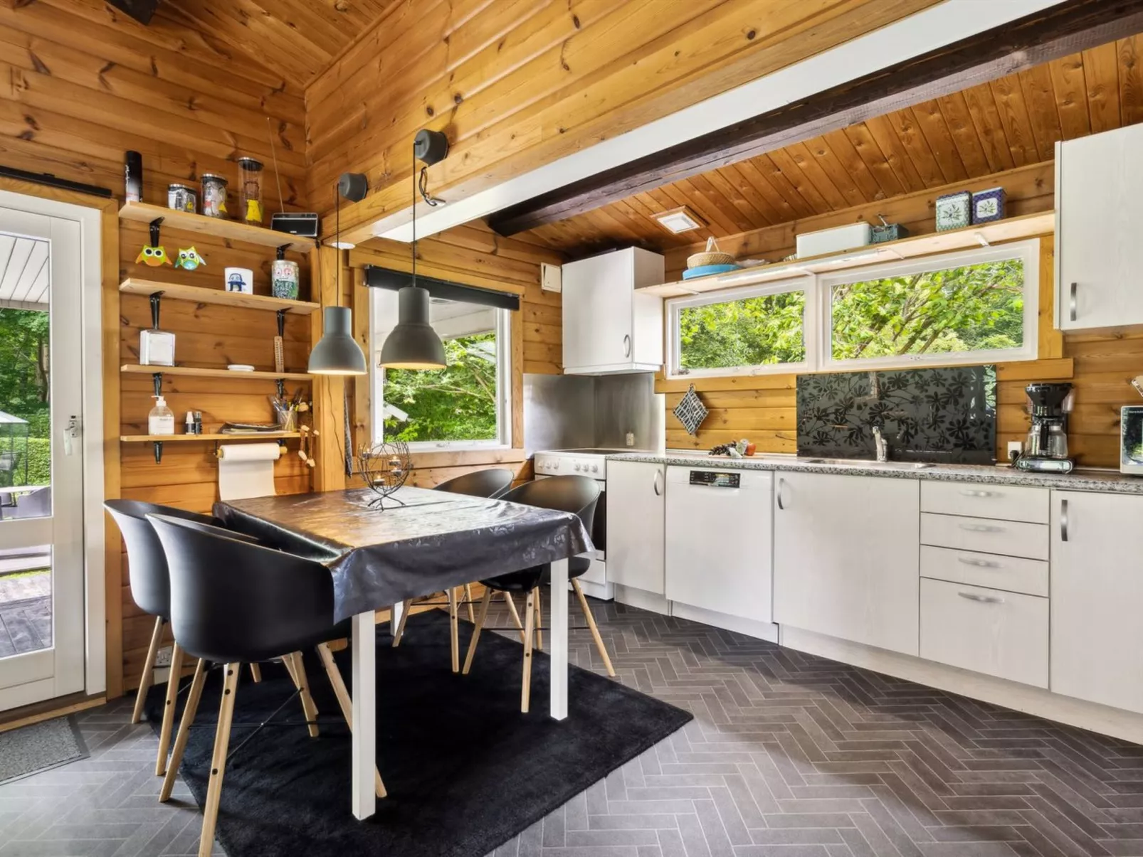 "Araminta" - 800m from the sea-Binnen