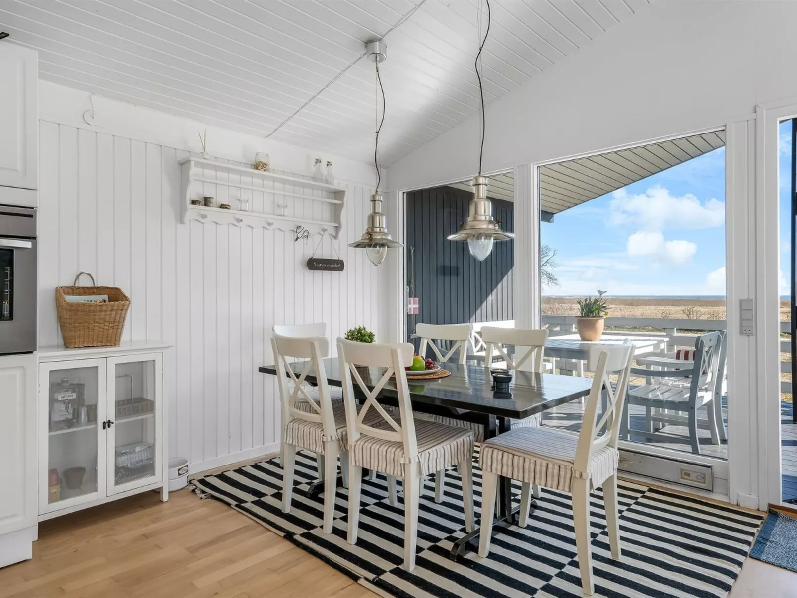 "Jaike" -  from the sea-Binnen