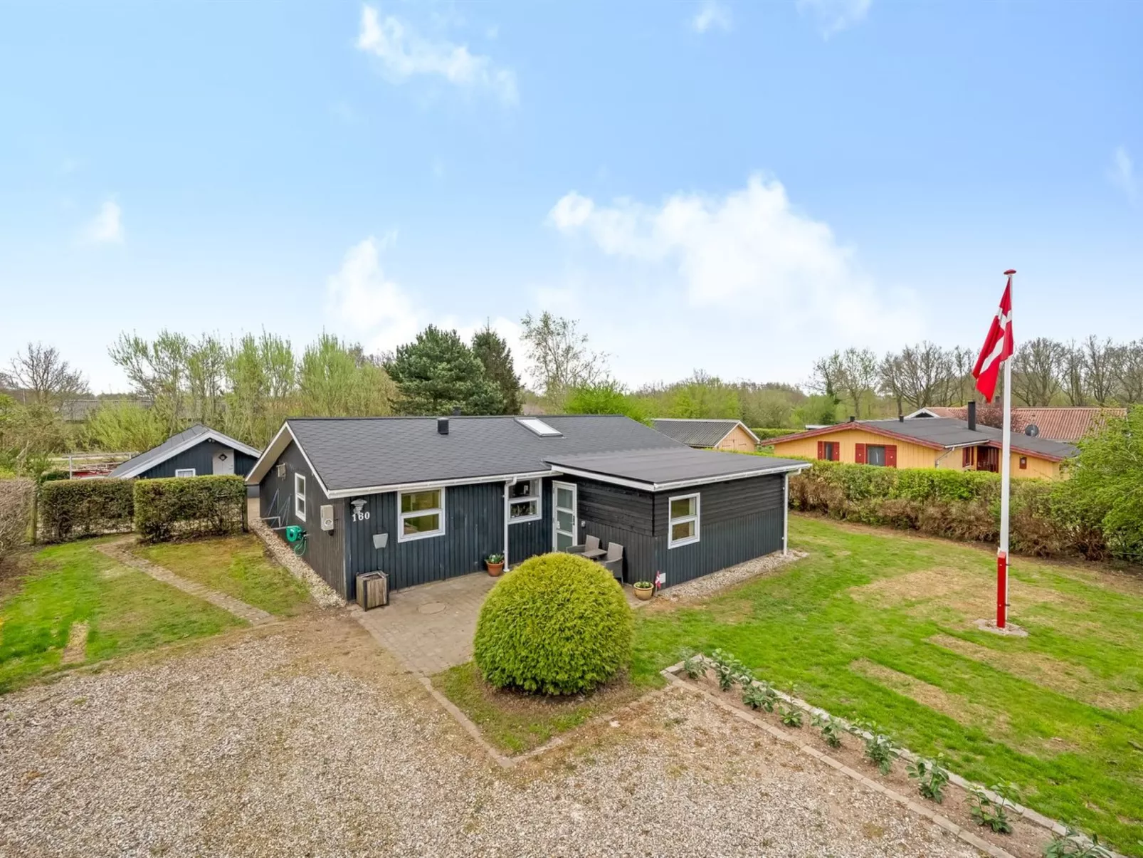 "Ronja" - 100m to the fjord-Buiten