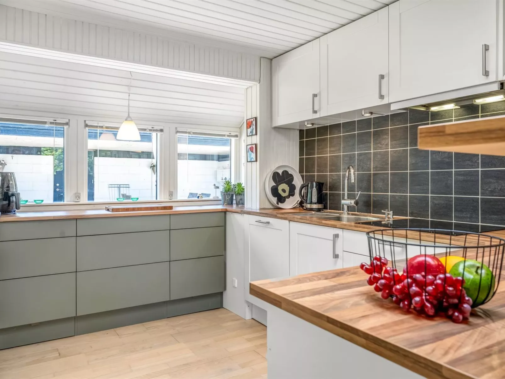 "Sven" - 250m to the fjord-Buiten