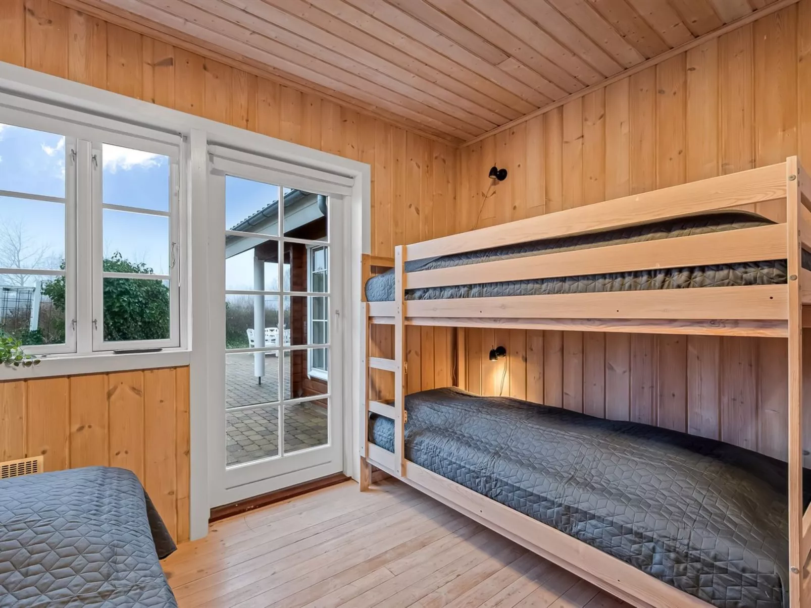 "Gunwald" - 1km to the fjord-Binnen