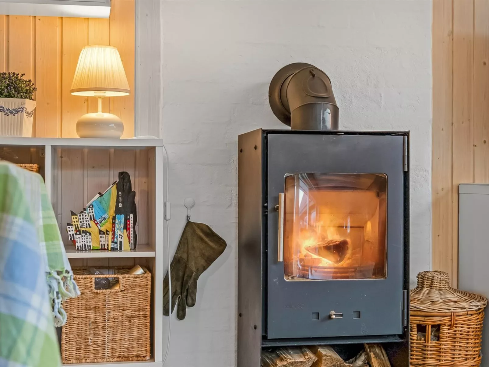 "Annemone" - 900m from the sea-Binnen