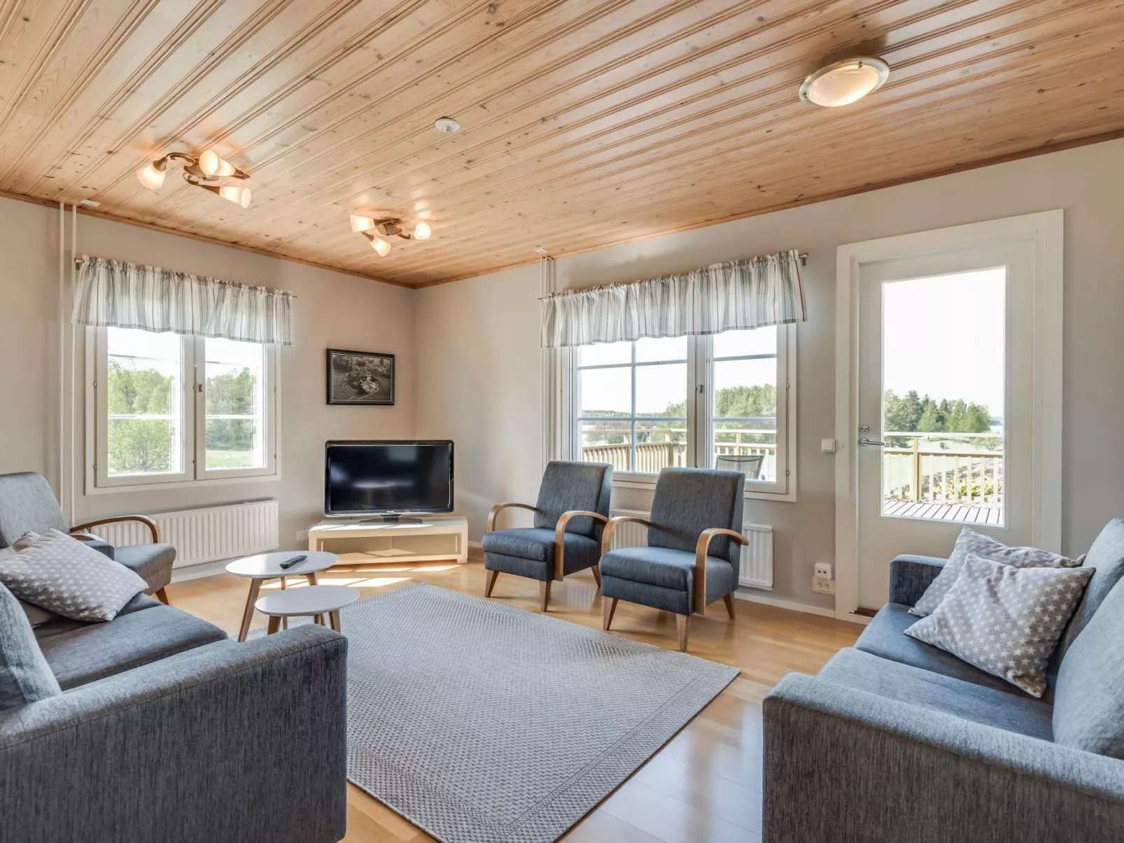 Villa pääsky-Binnen