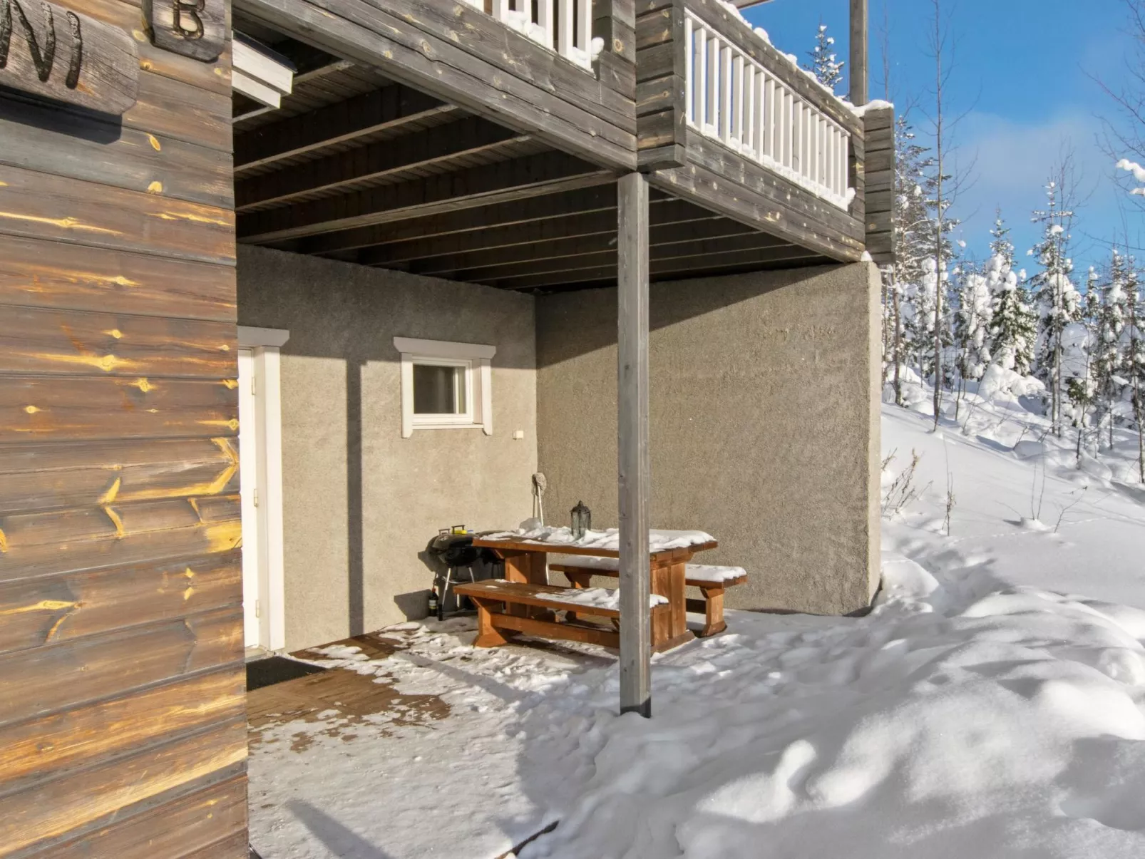 Hallan paroni b paritalo-Binnen