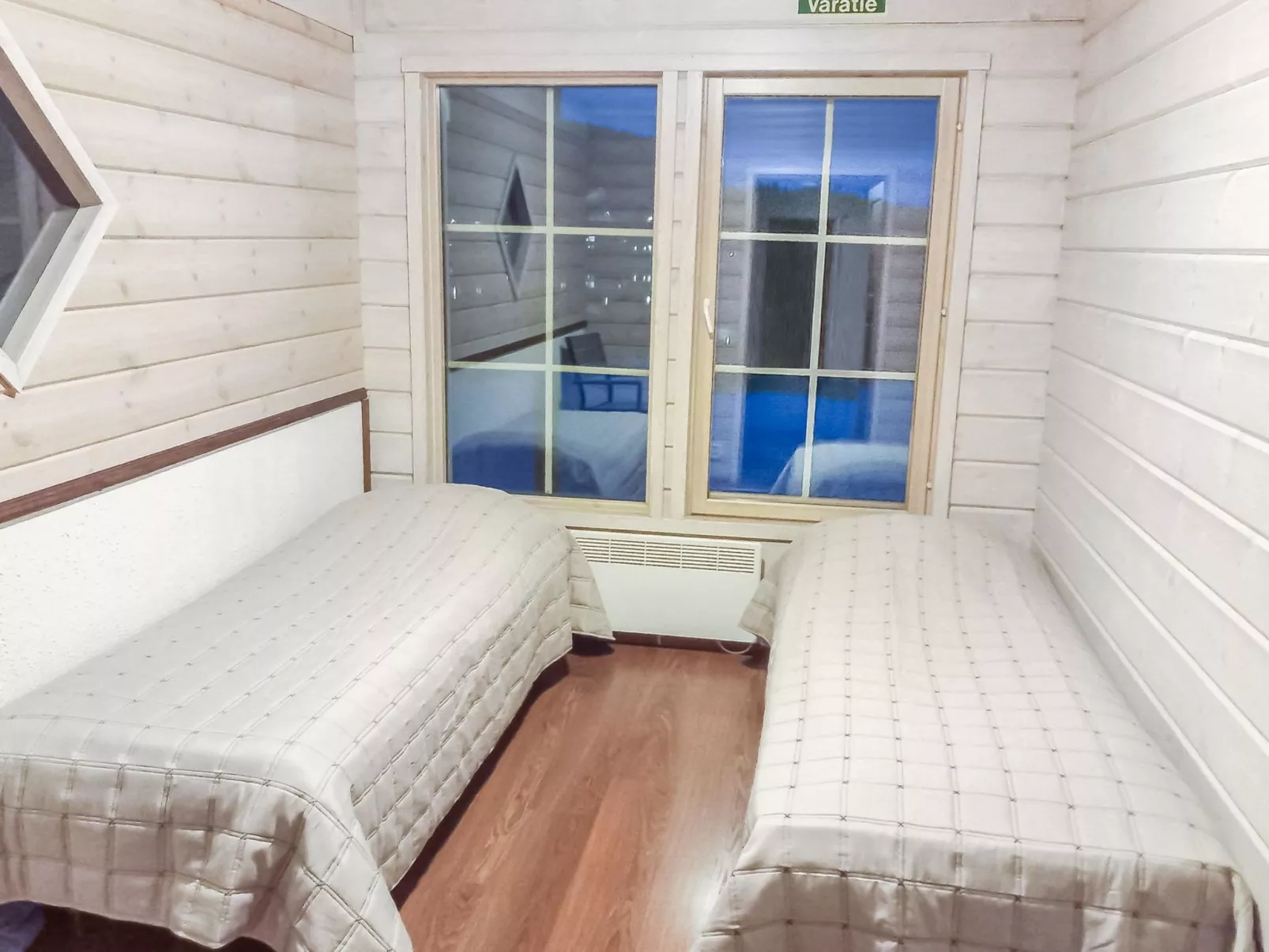 Aurinko-saaga 4 paritalo-Binnen