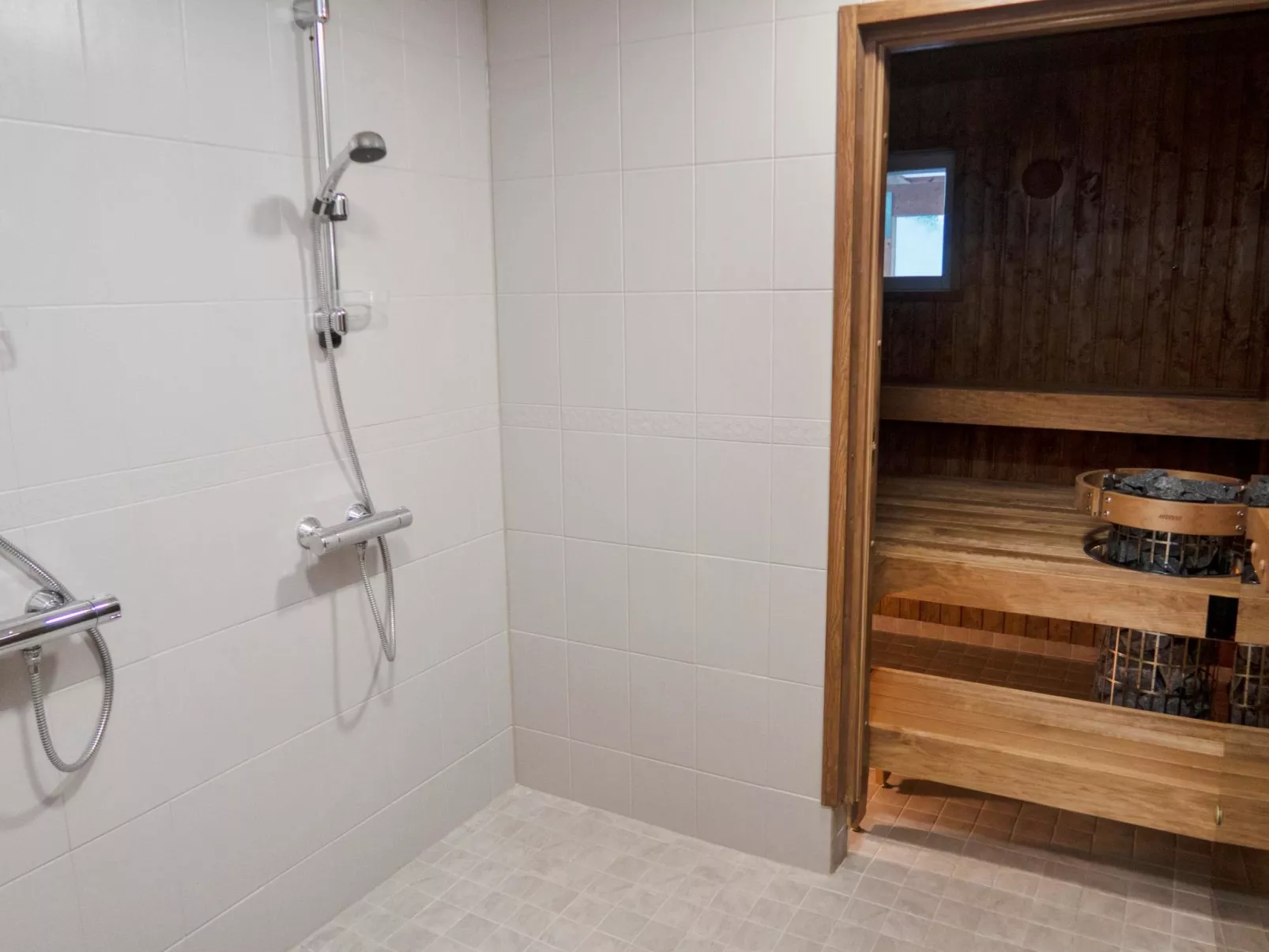 Iso-karpalo b-Binnen