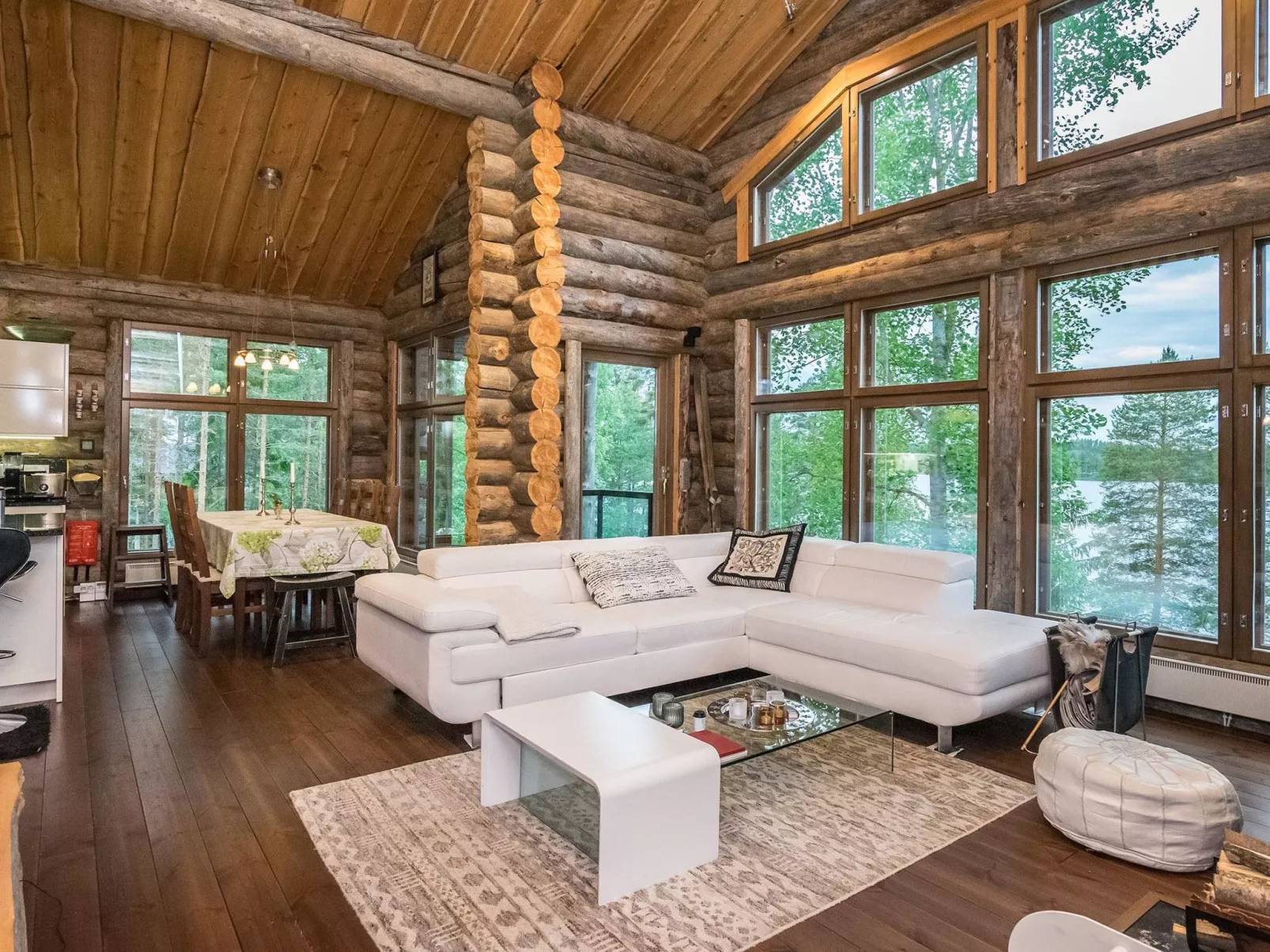 Villa sieponpesä-Binnen