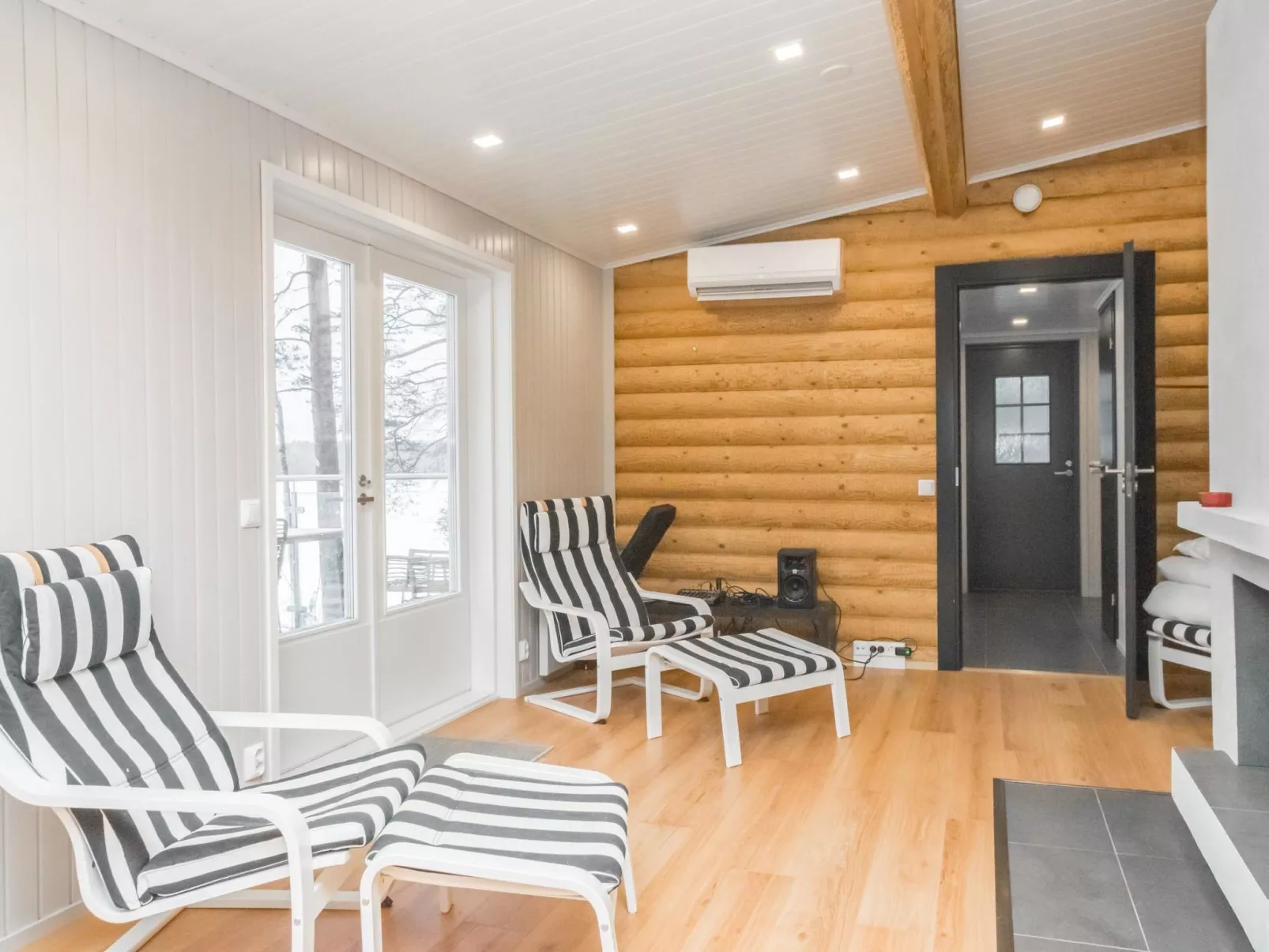 Villa lahnajärvi - Binnen