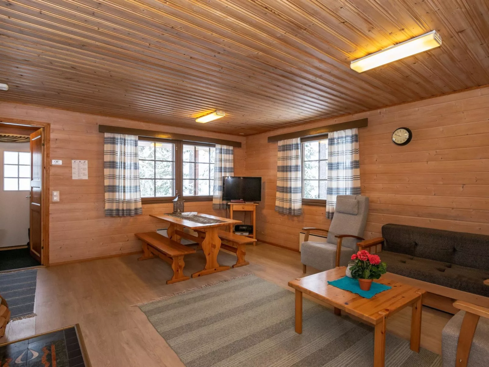 Aamunsarastus-Binnen