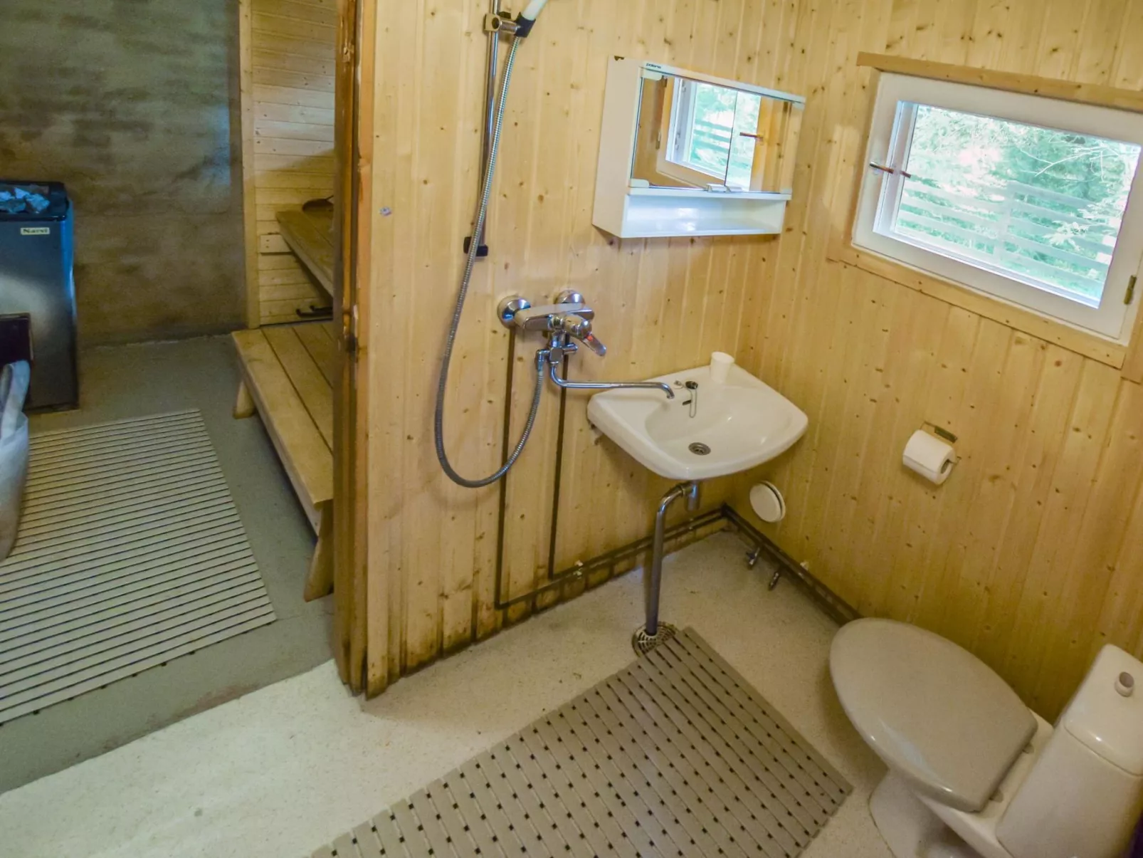 Sieralahden lomakylä, mökki 1-Binnen