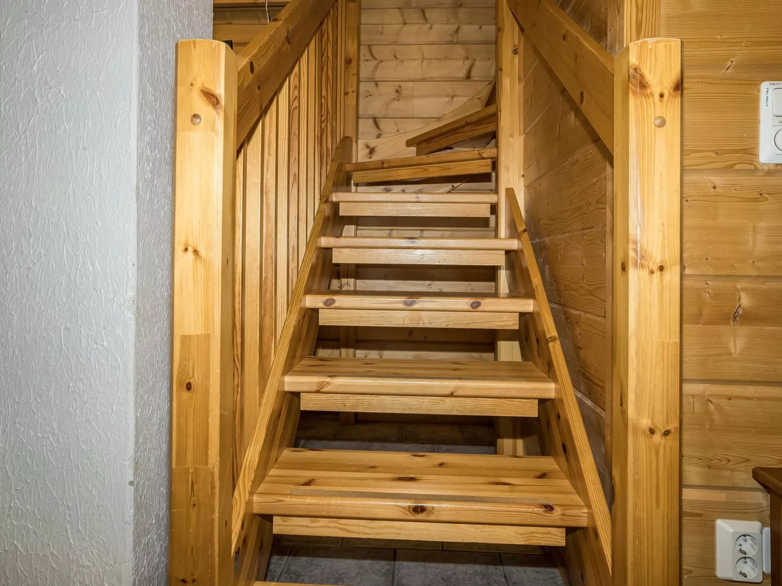 Kinostupa 2a (18)-Binnen