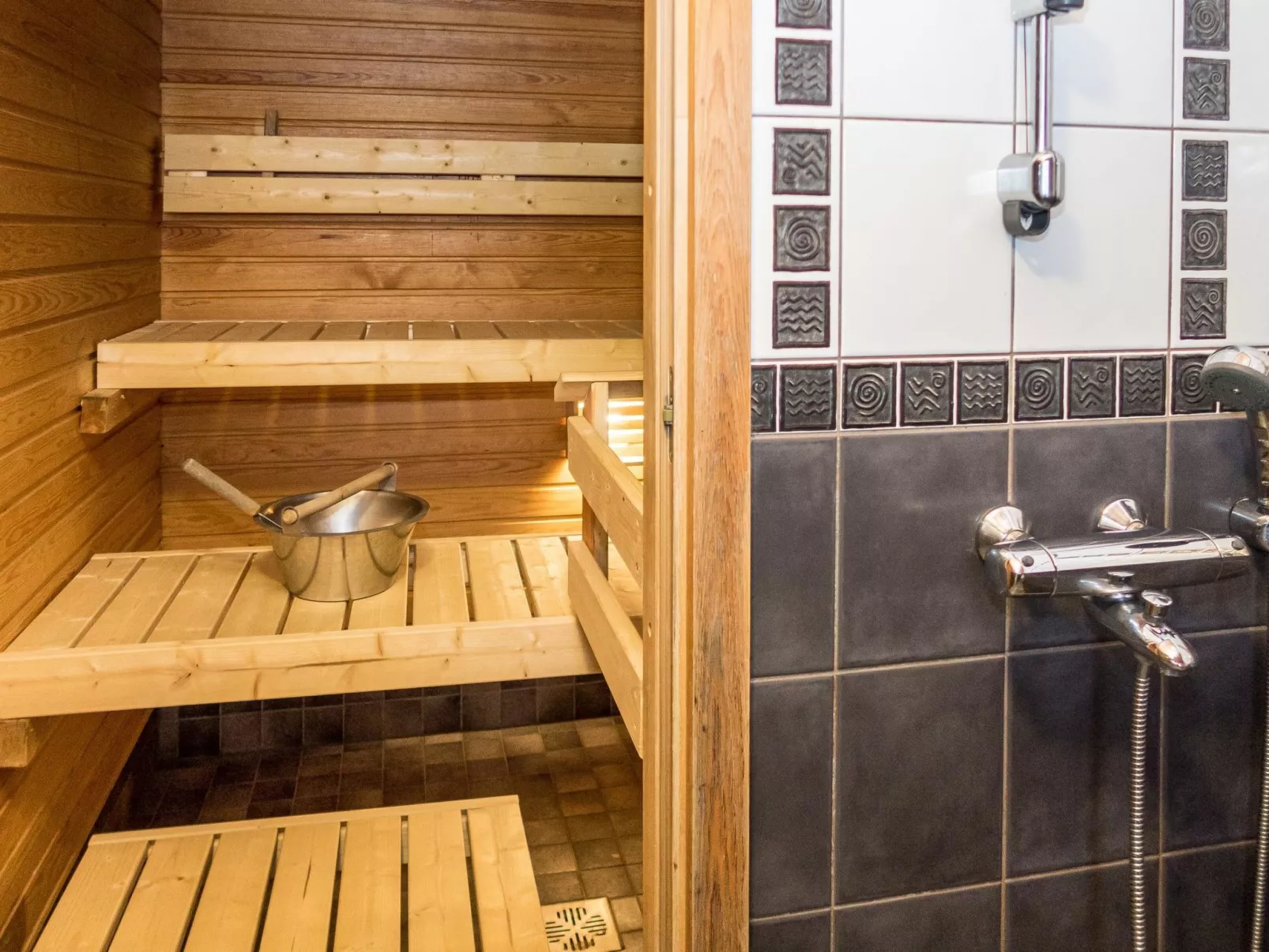 Rukan lepolinna a-Binnen