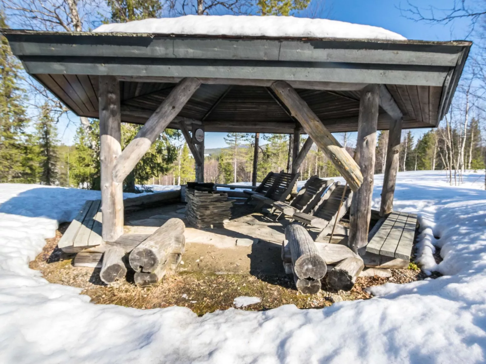 Mustalampi 5 satakieli-Binnen