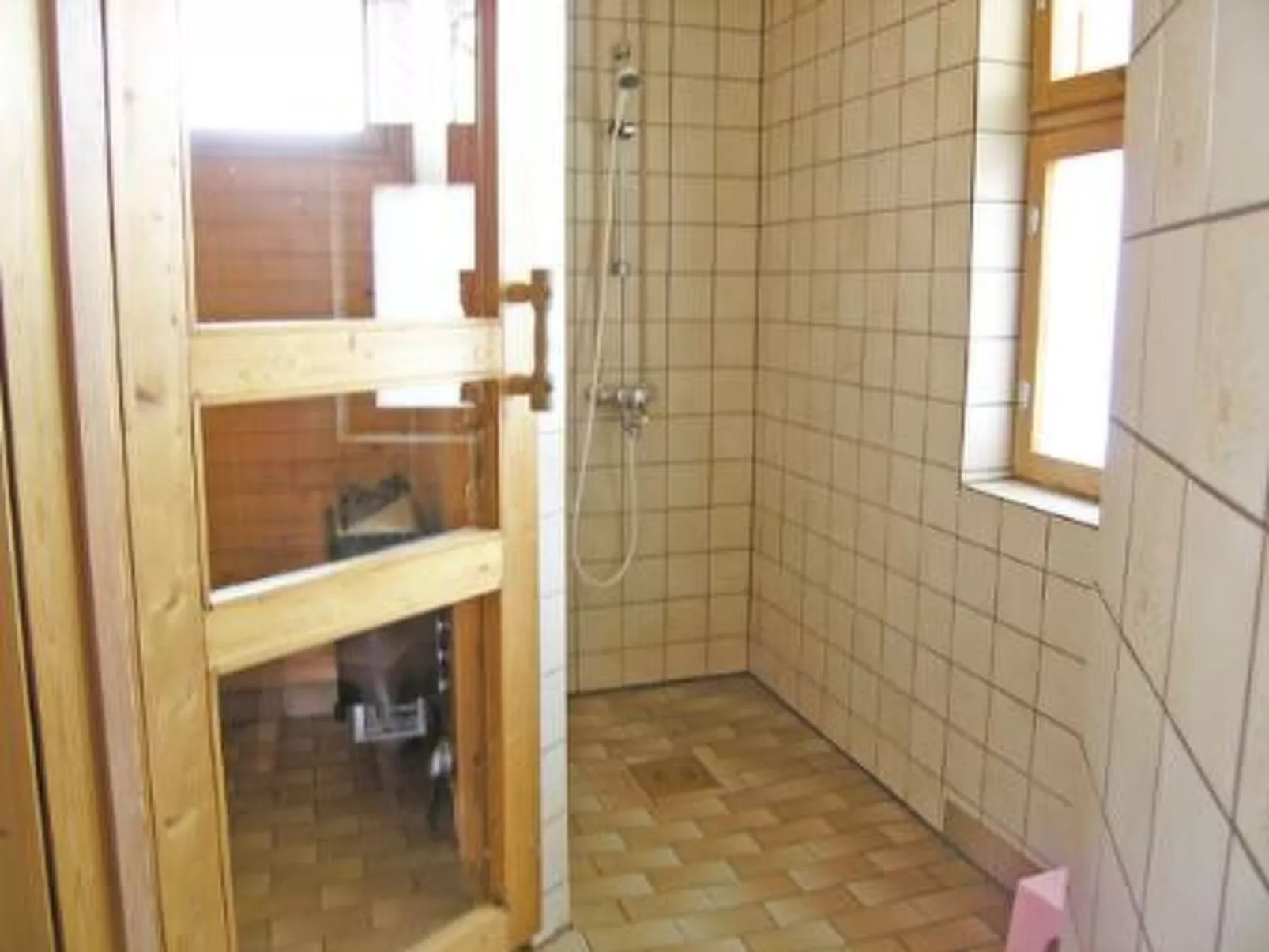 Vaaran loma-asunto-Binnen