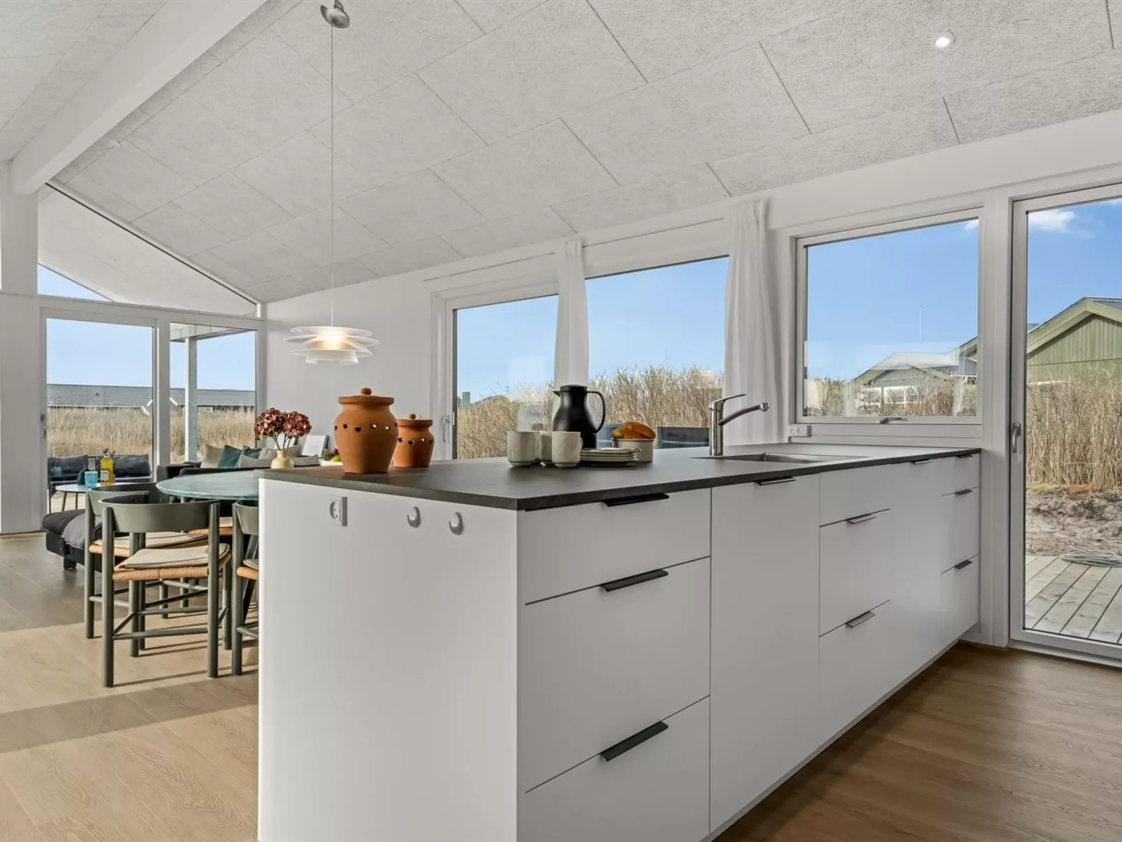 "Jouni" - 200m from the sea-Binnen