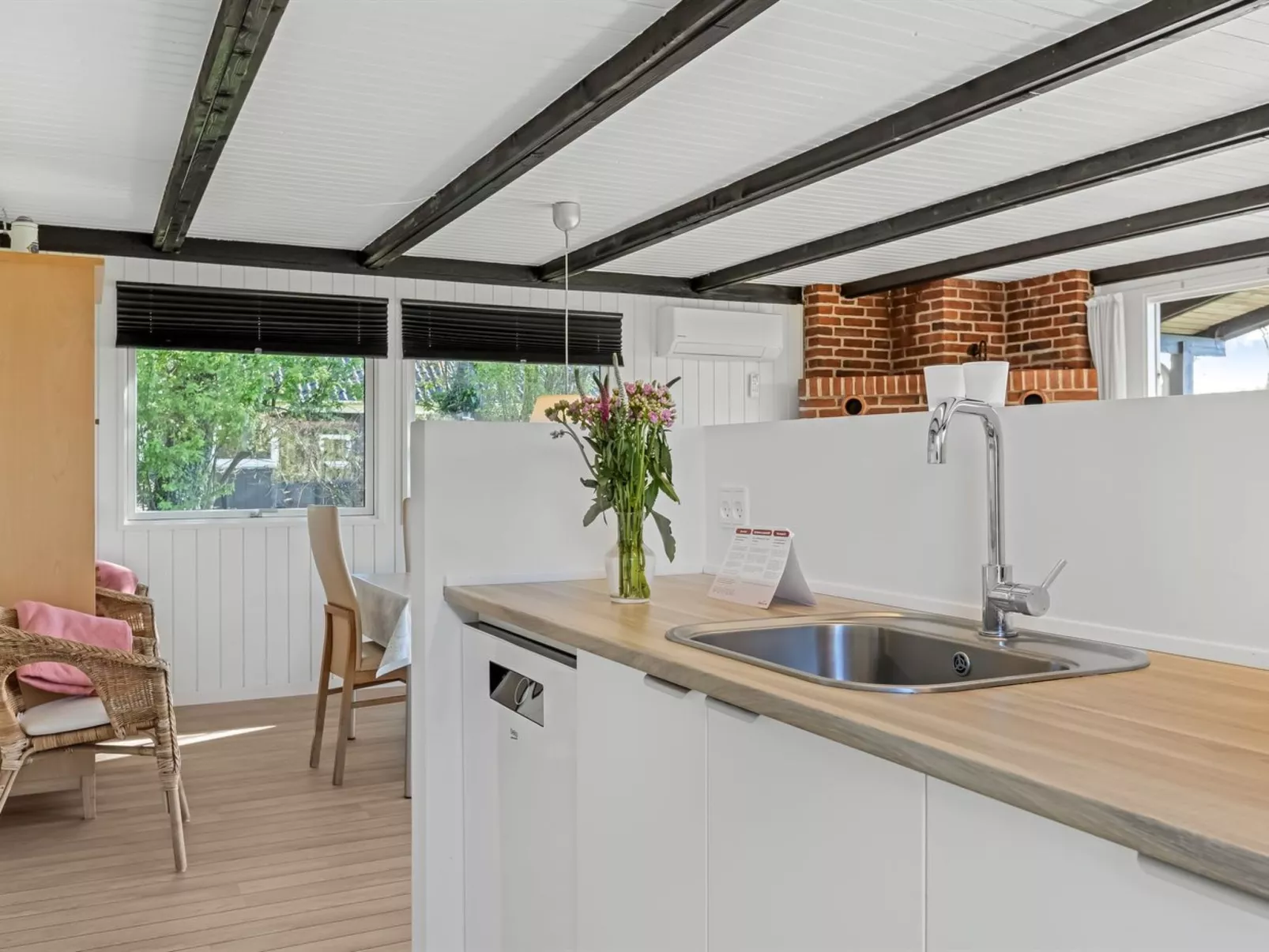 "Ørn" - 5m from the sea-Binnen