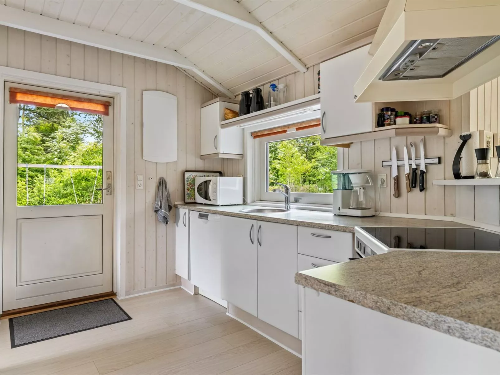 "Hennrik" - 240m from the sea-Binnen