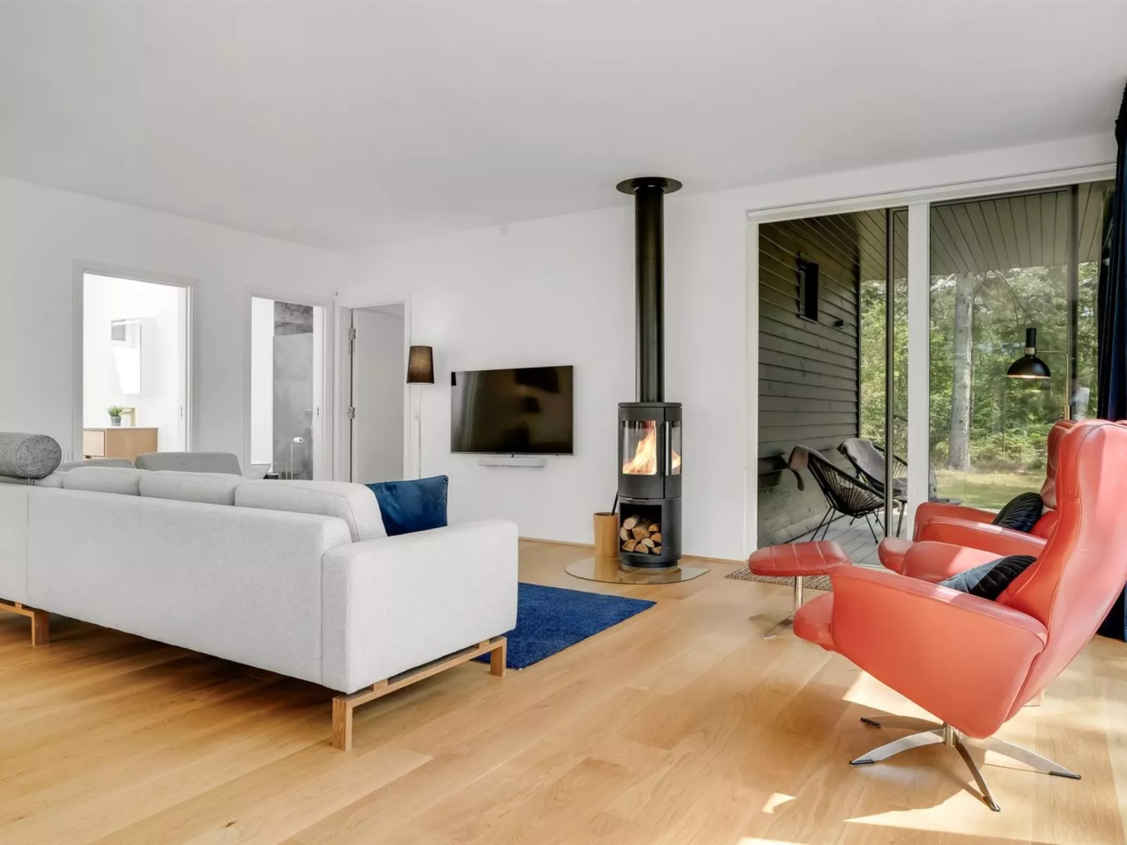 "Jonas" -  from the sea-Binnen